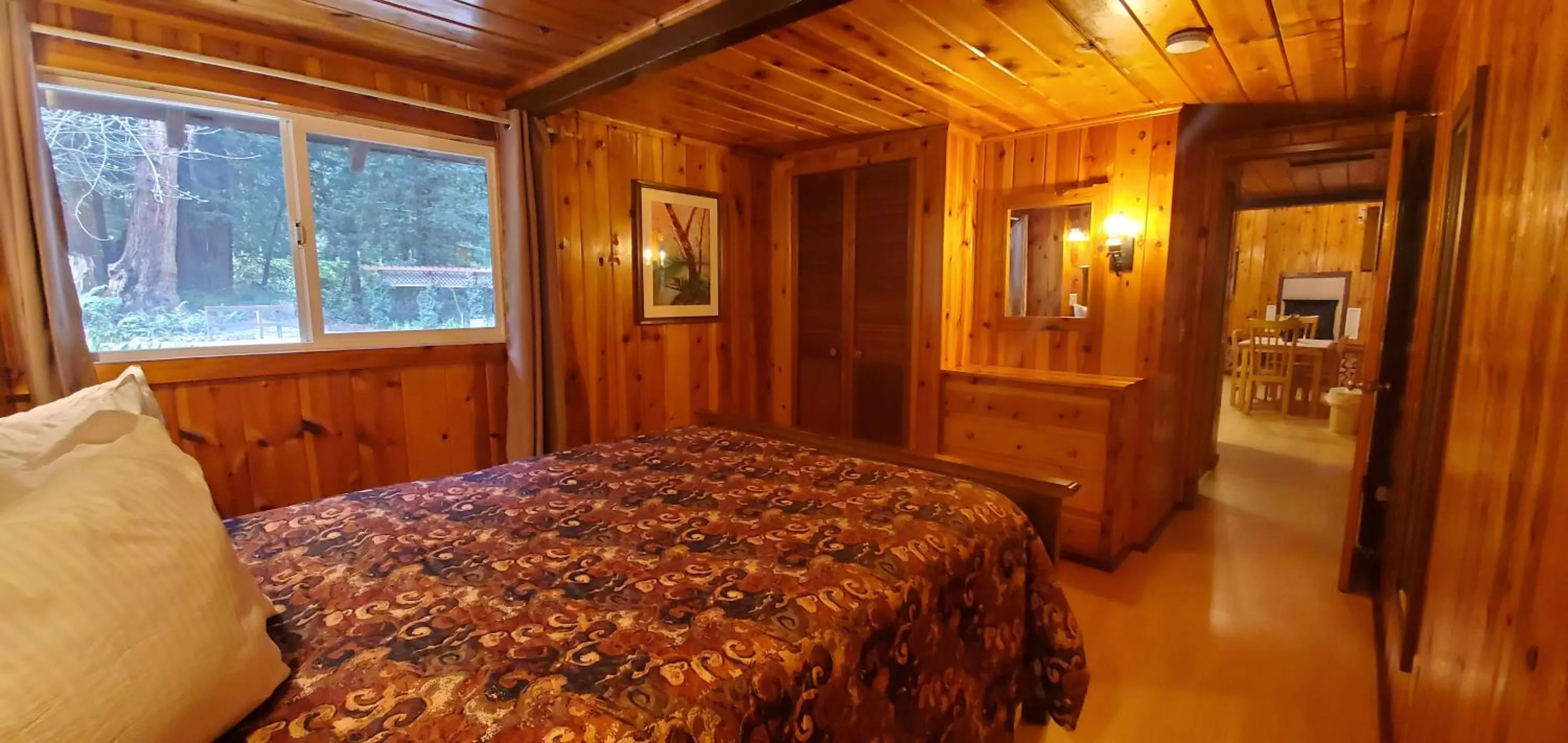 Photo of the whole room in Fern River Resort