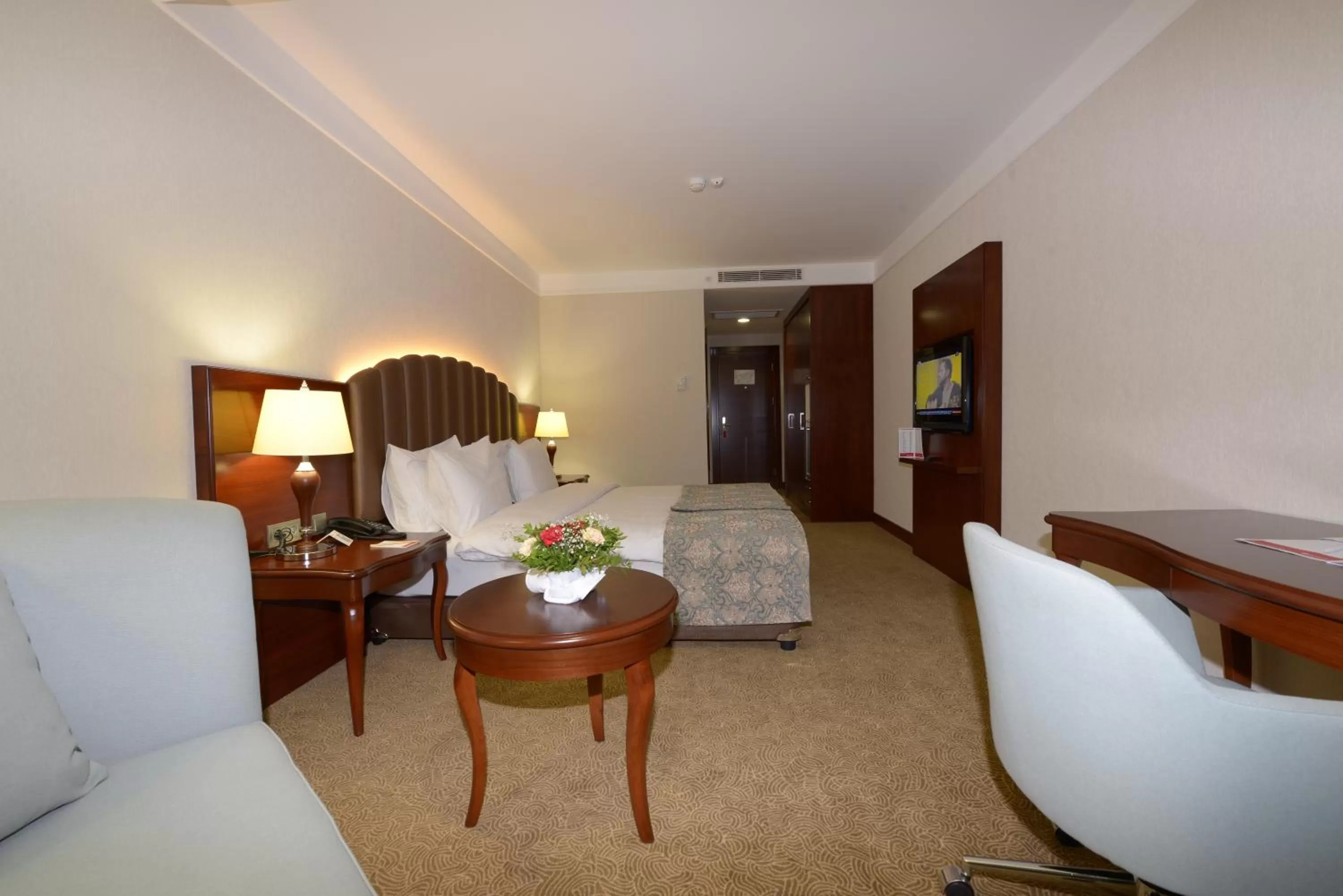 Living room in Ramada Plaza Altin Kayisi Hotel