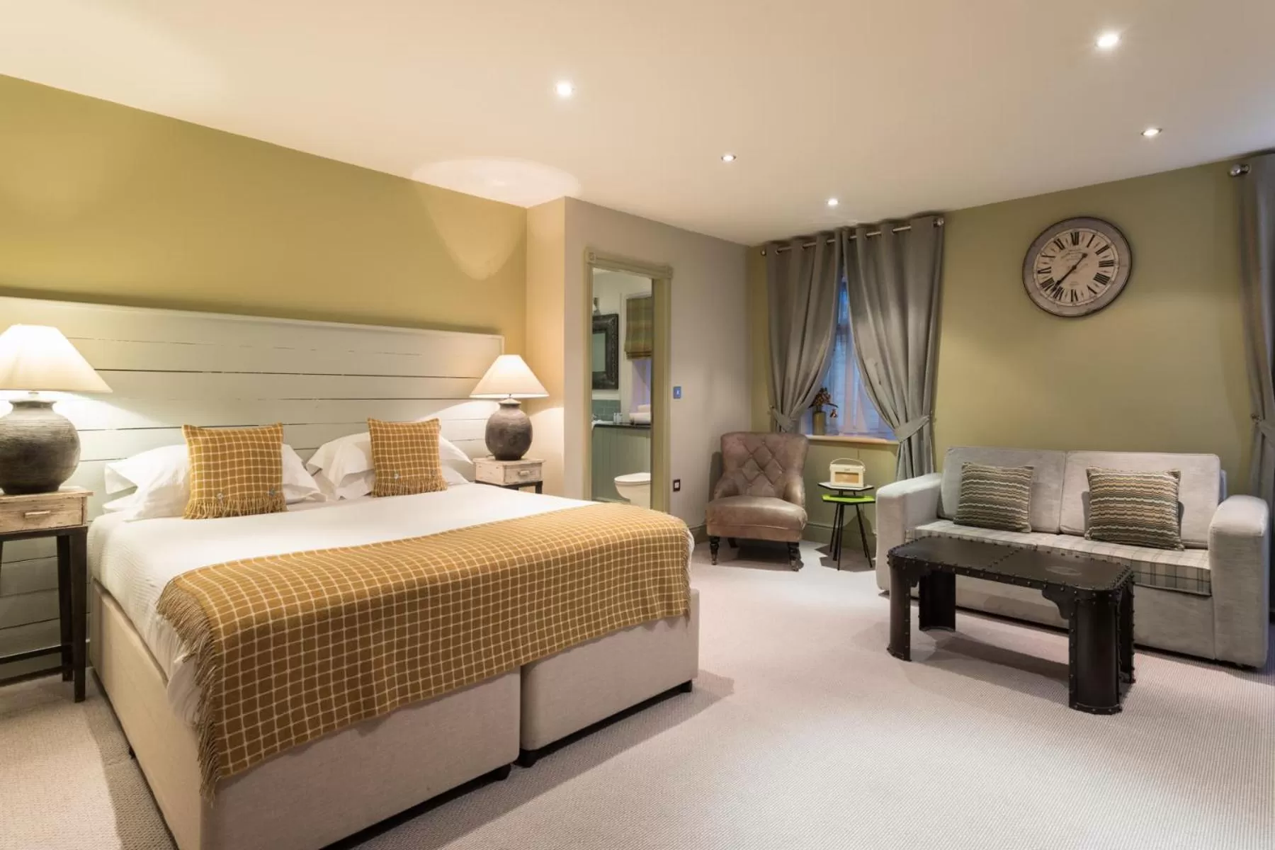 Bedroom, Bed in The Florentine