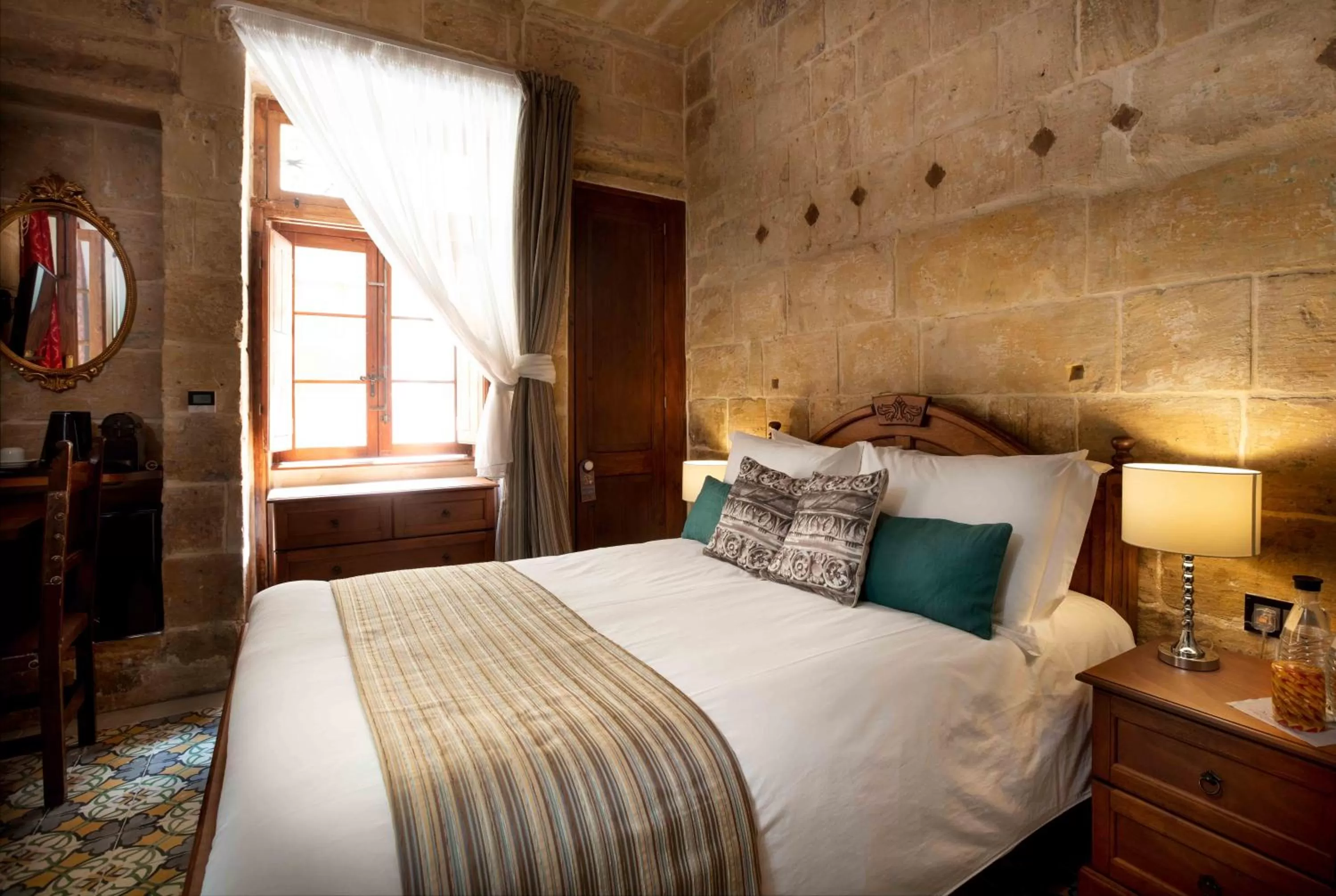 Bed in The 3Cities Auberge