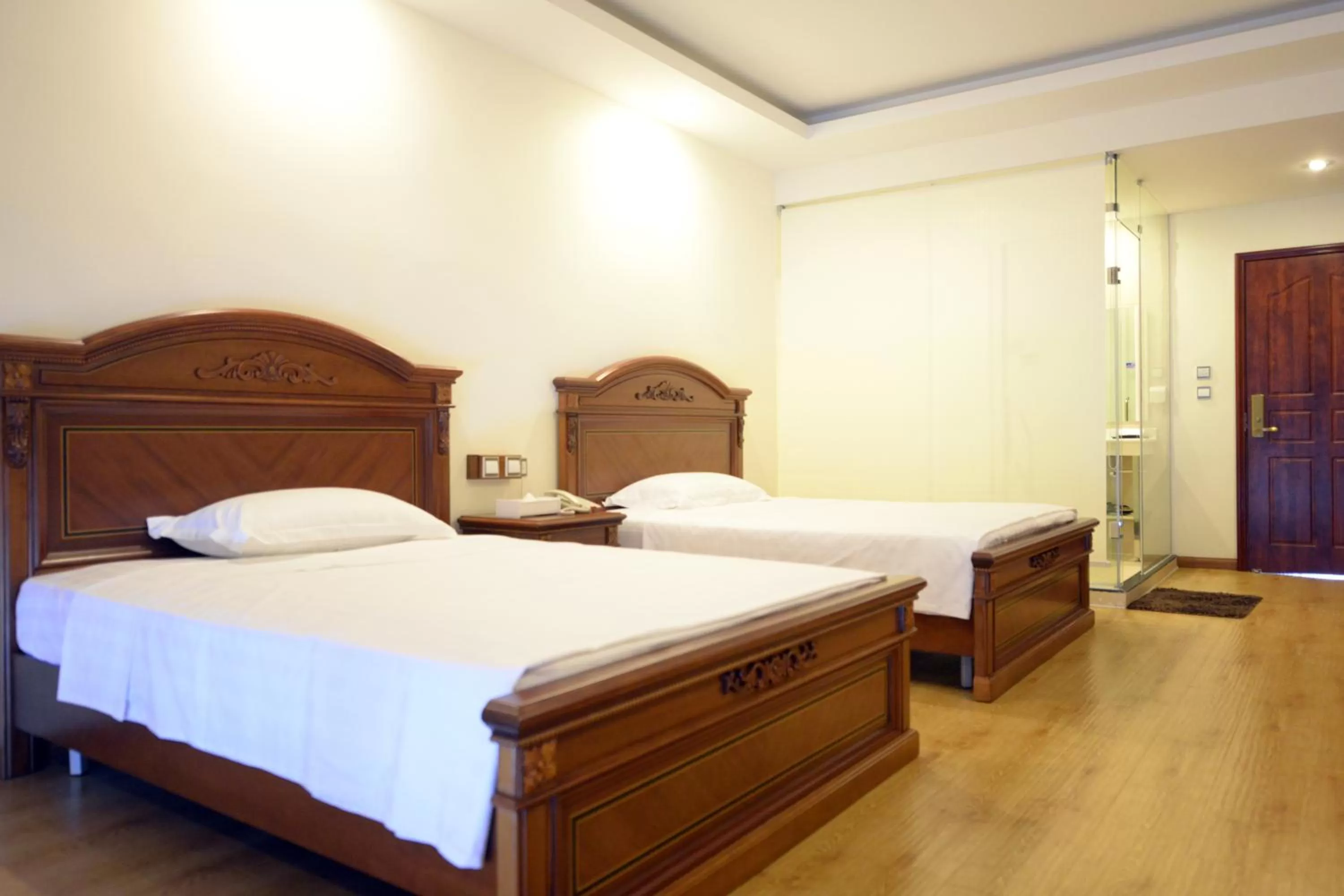 Photo of the whole room, Bed in Victoria Beach Hotel