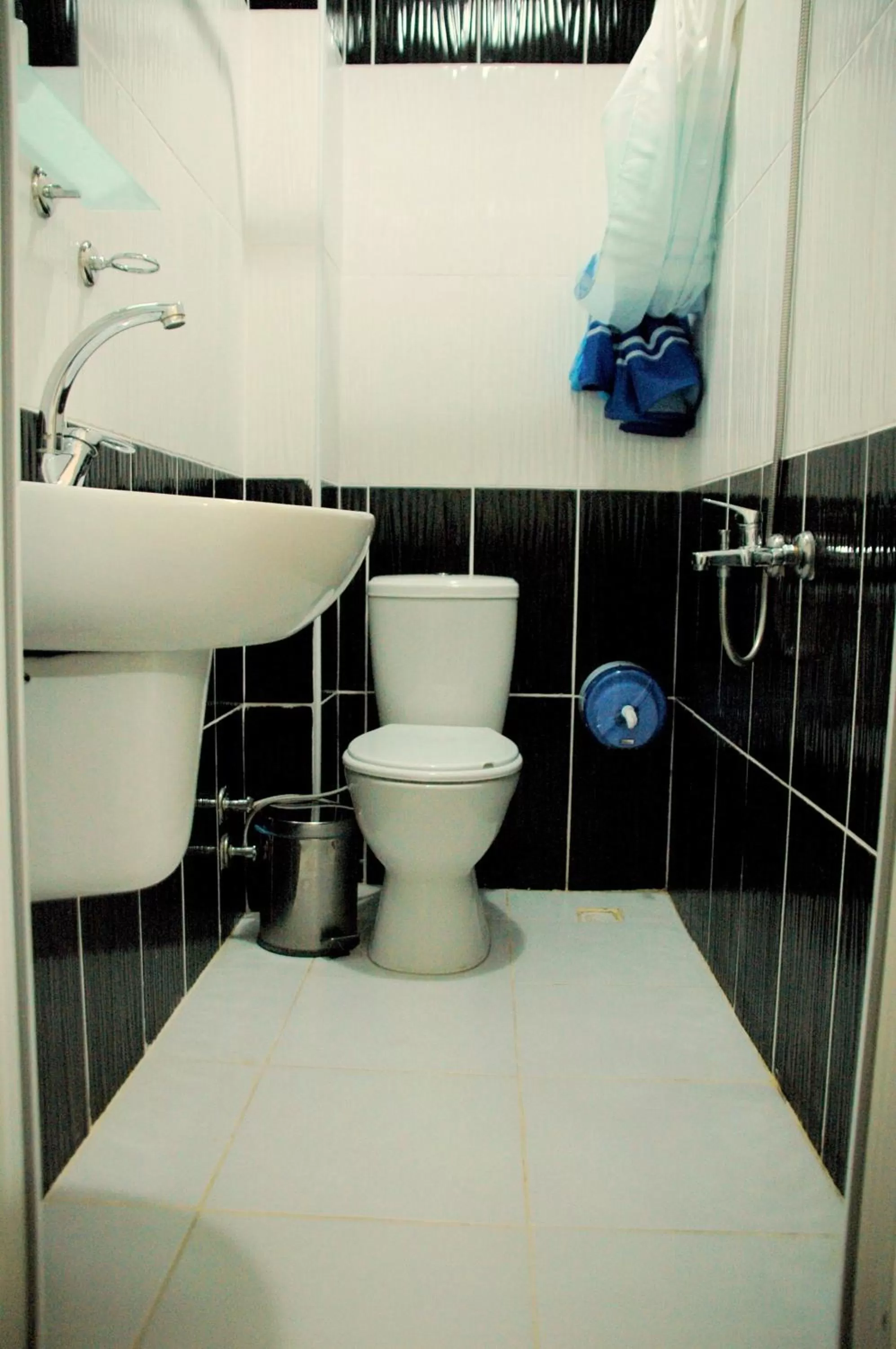 Bathroom in Tolga Hotel