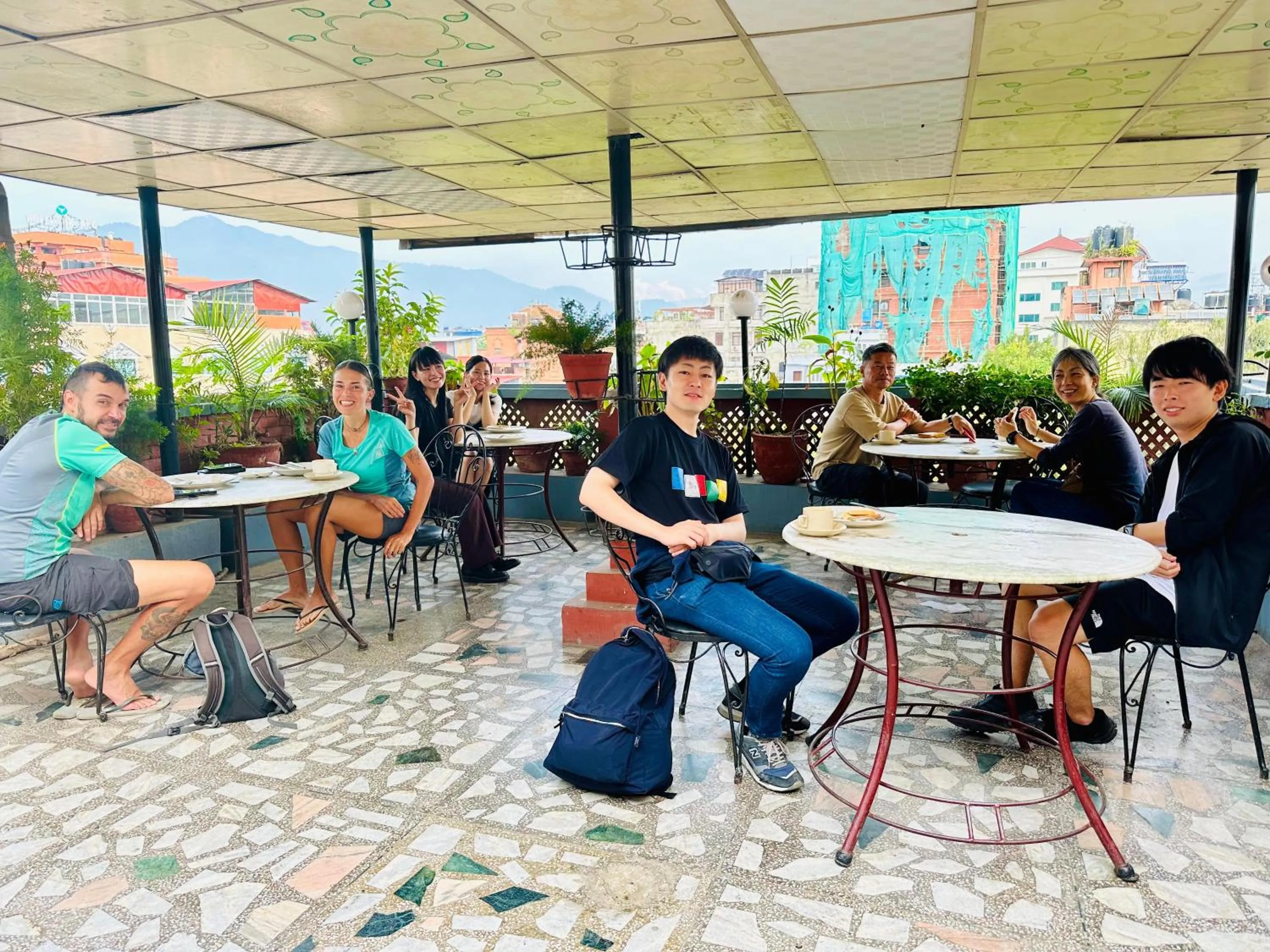 Restaurant/places to eat in Hotel Travelers Home