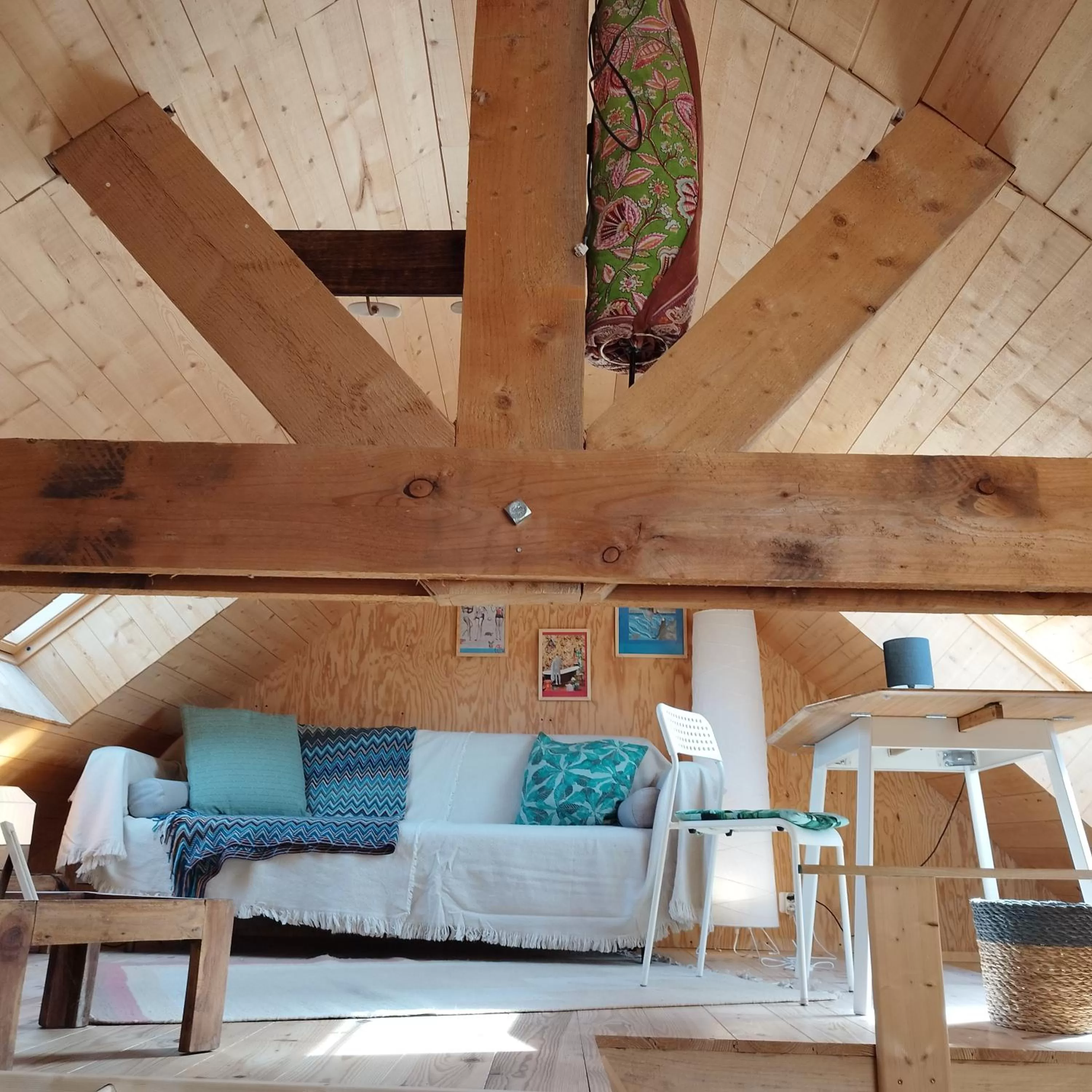 Photo of the whole room in Les 3 Koïs