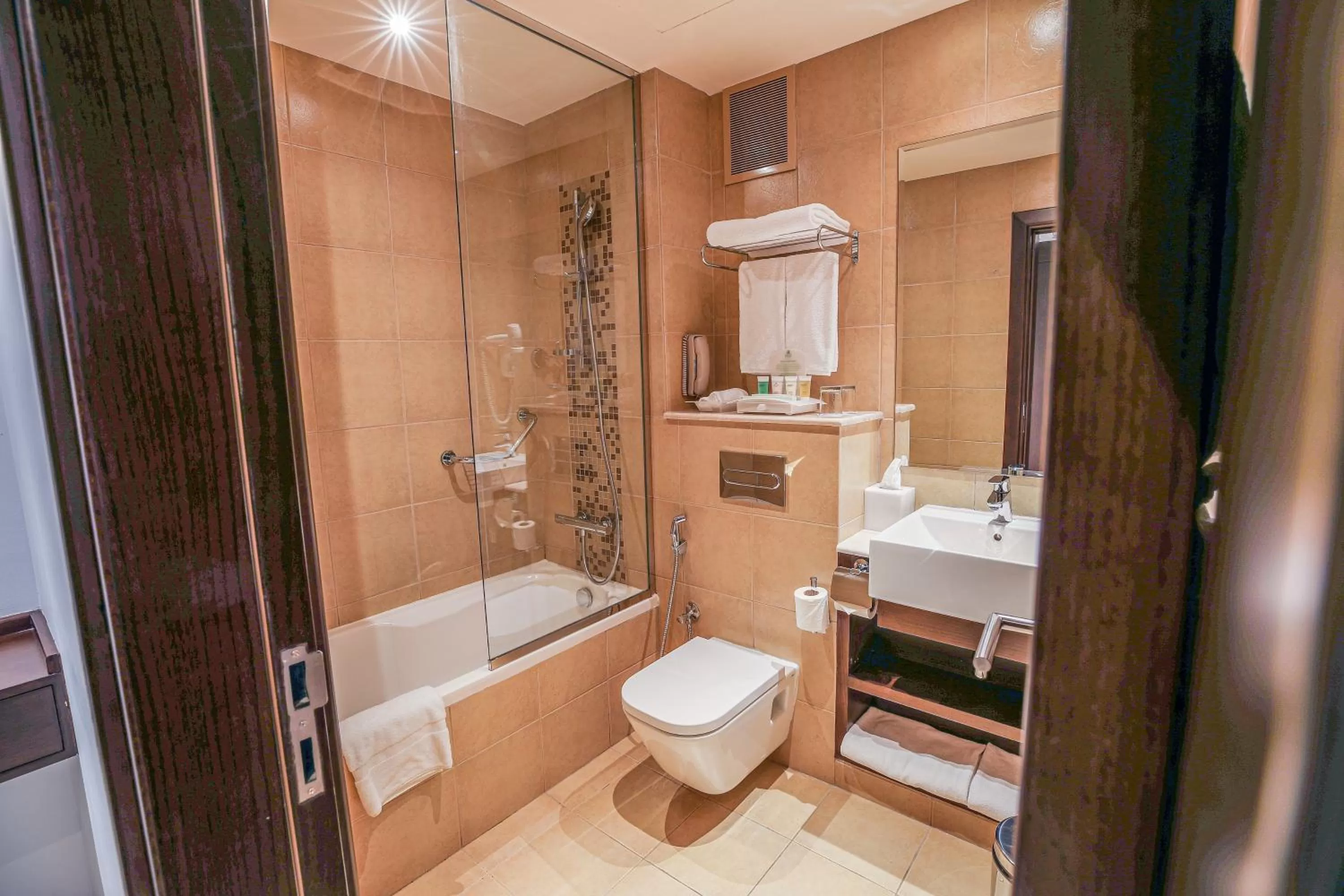 Bathroom in Copthorne Downtown by Millennium