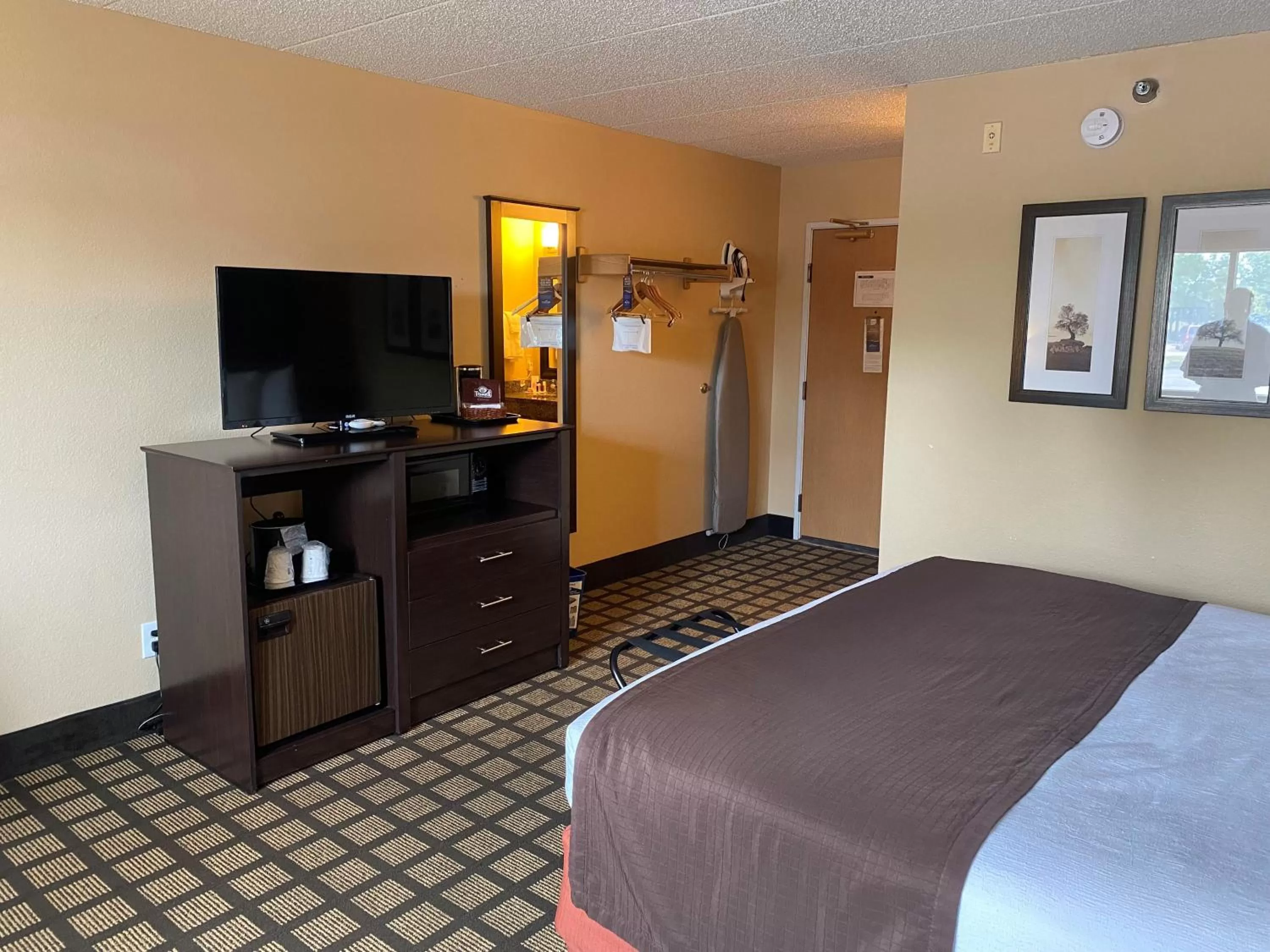 Bed in Baymont by Wyndham Lakeville