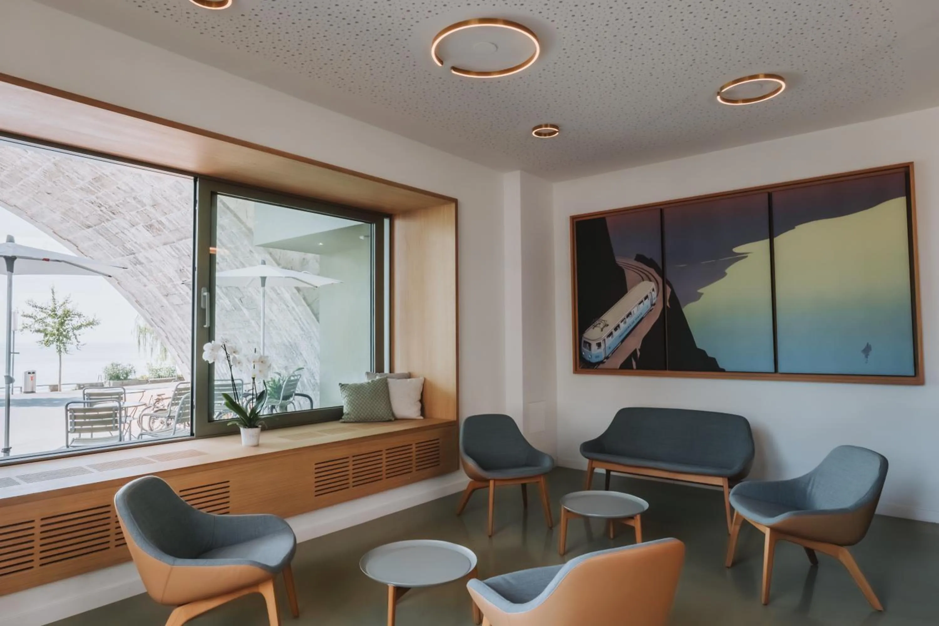 Restaurant/places to eat in Montreux Youth Hostel