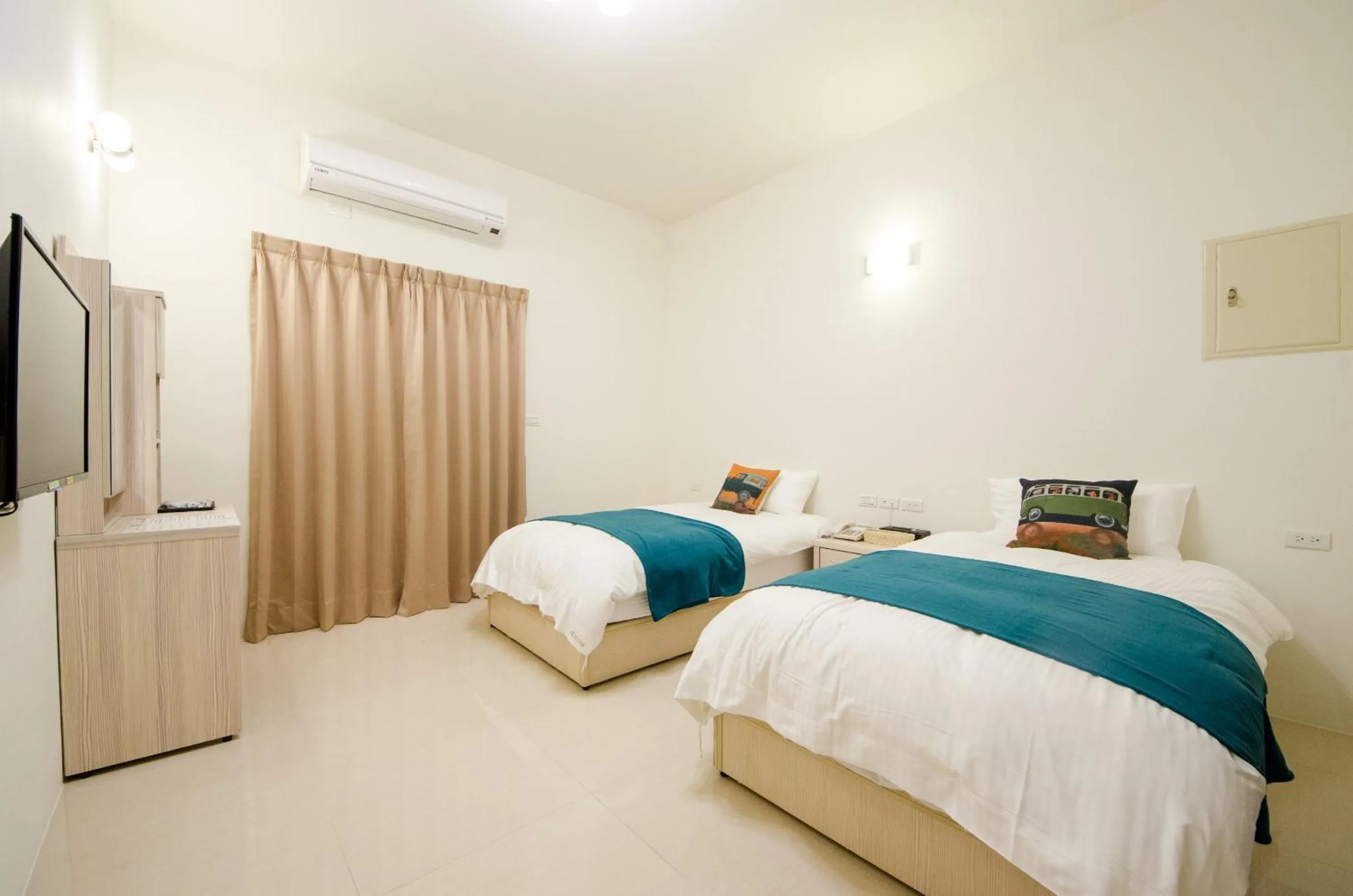 bunk bed, Bed in Successful 168 B&B