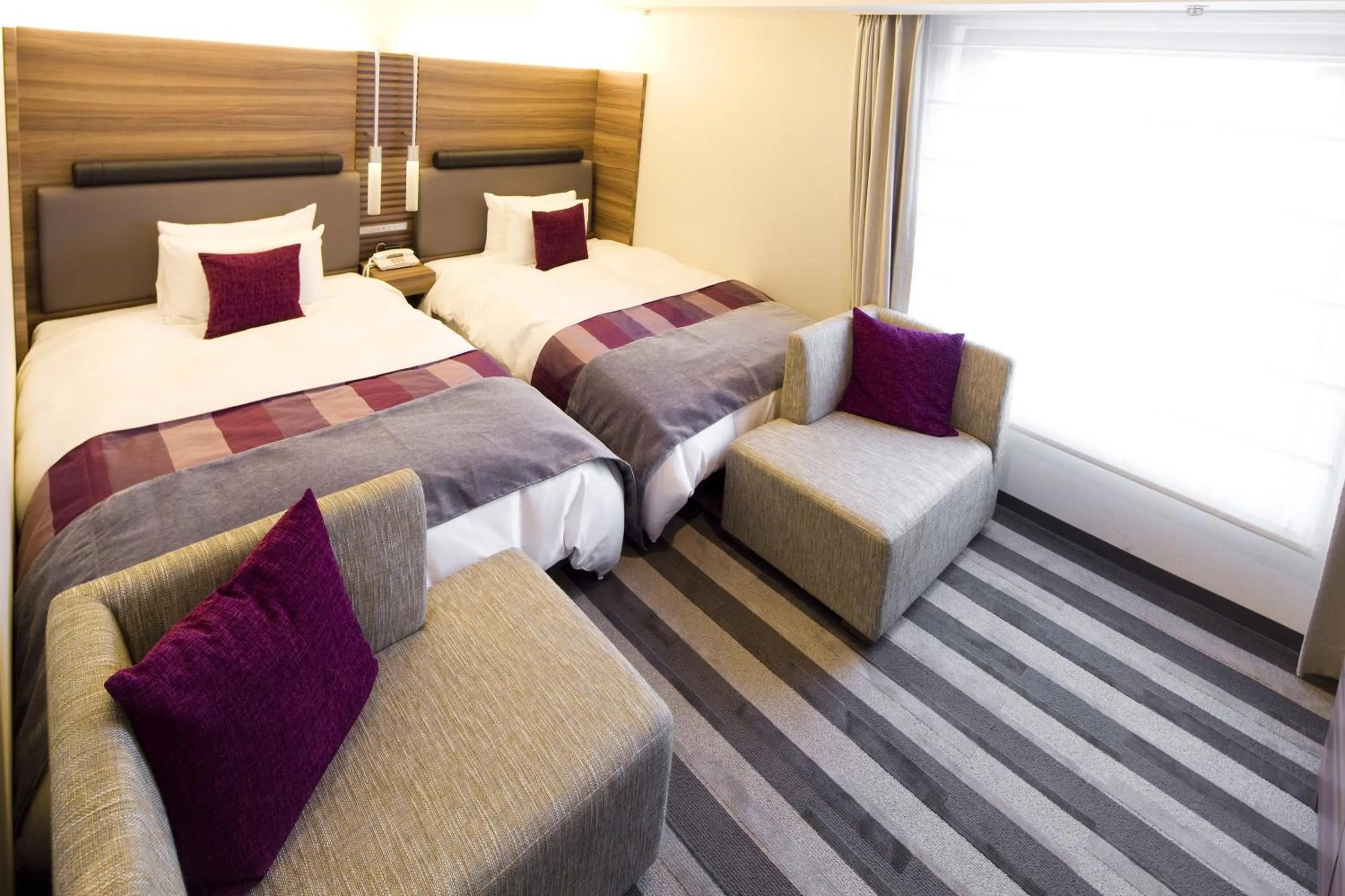 Bed in Tokyo Green Palace