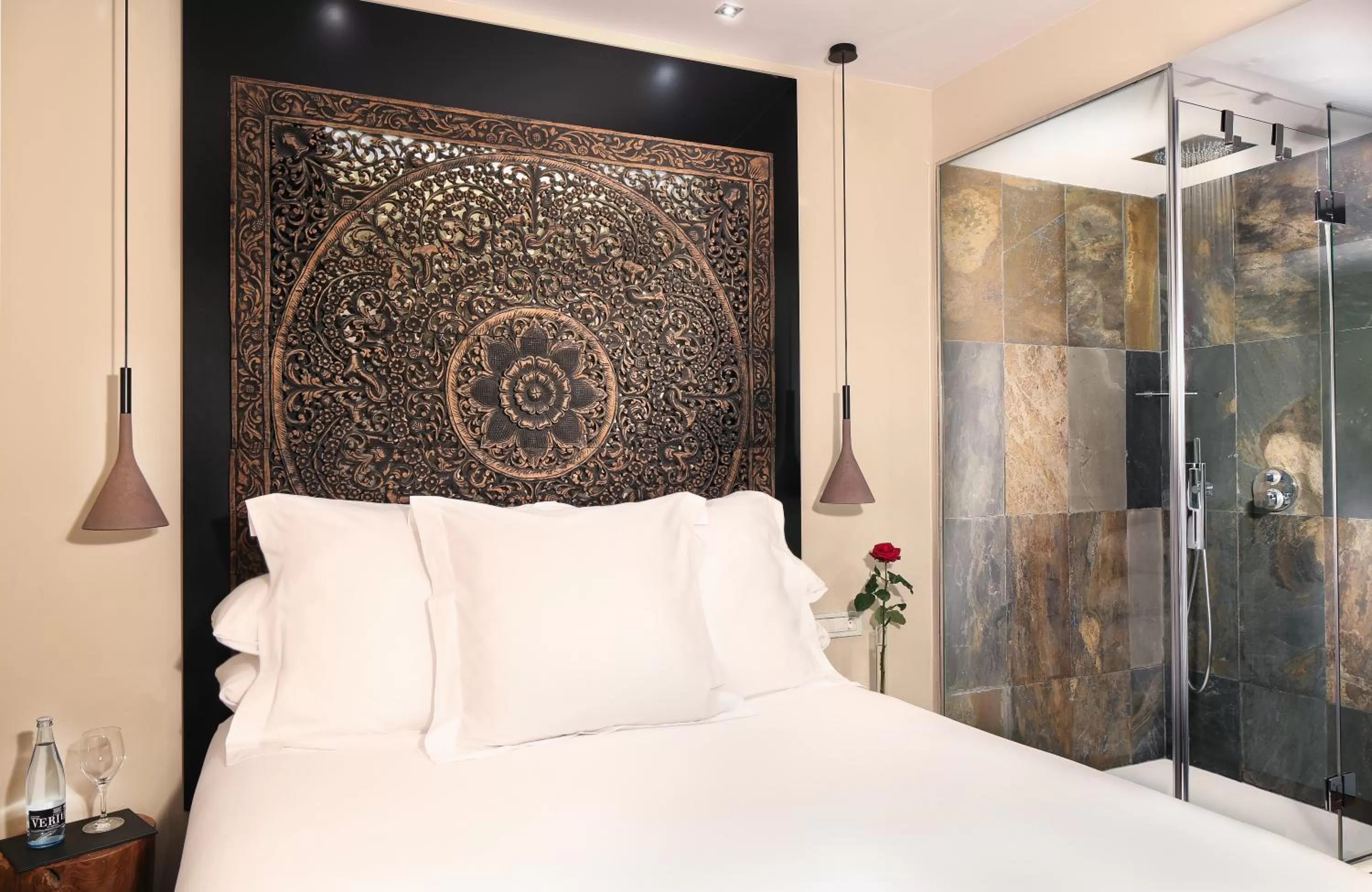 Bed in Hotel Gran Derby Suites, a Small Luxury Hotel of the World