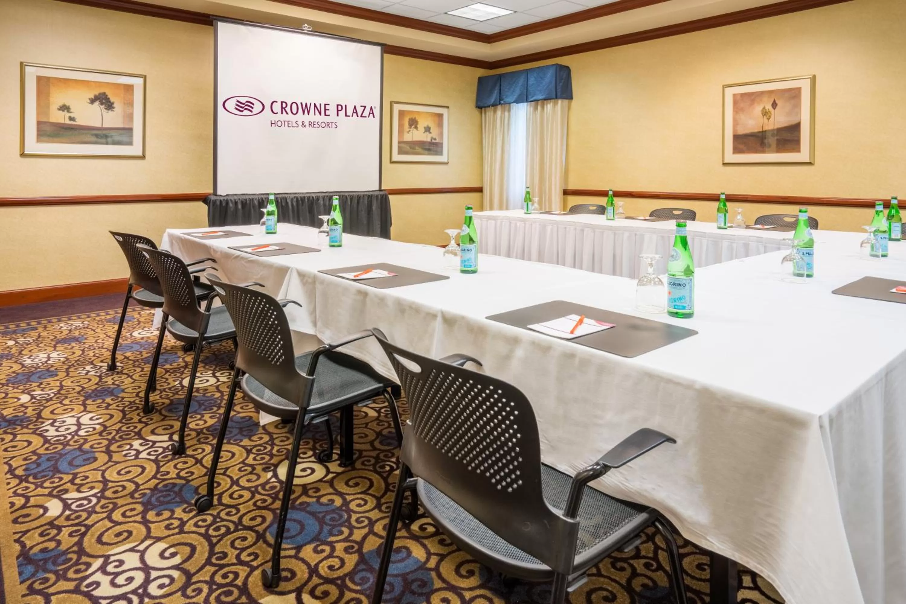 Meeting/conference room in Crowne Plaza Hotel and Suites Pittsburgh South by IHG