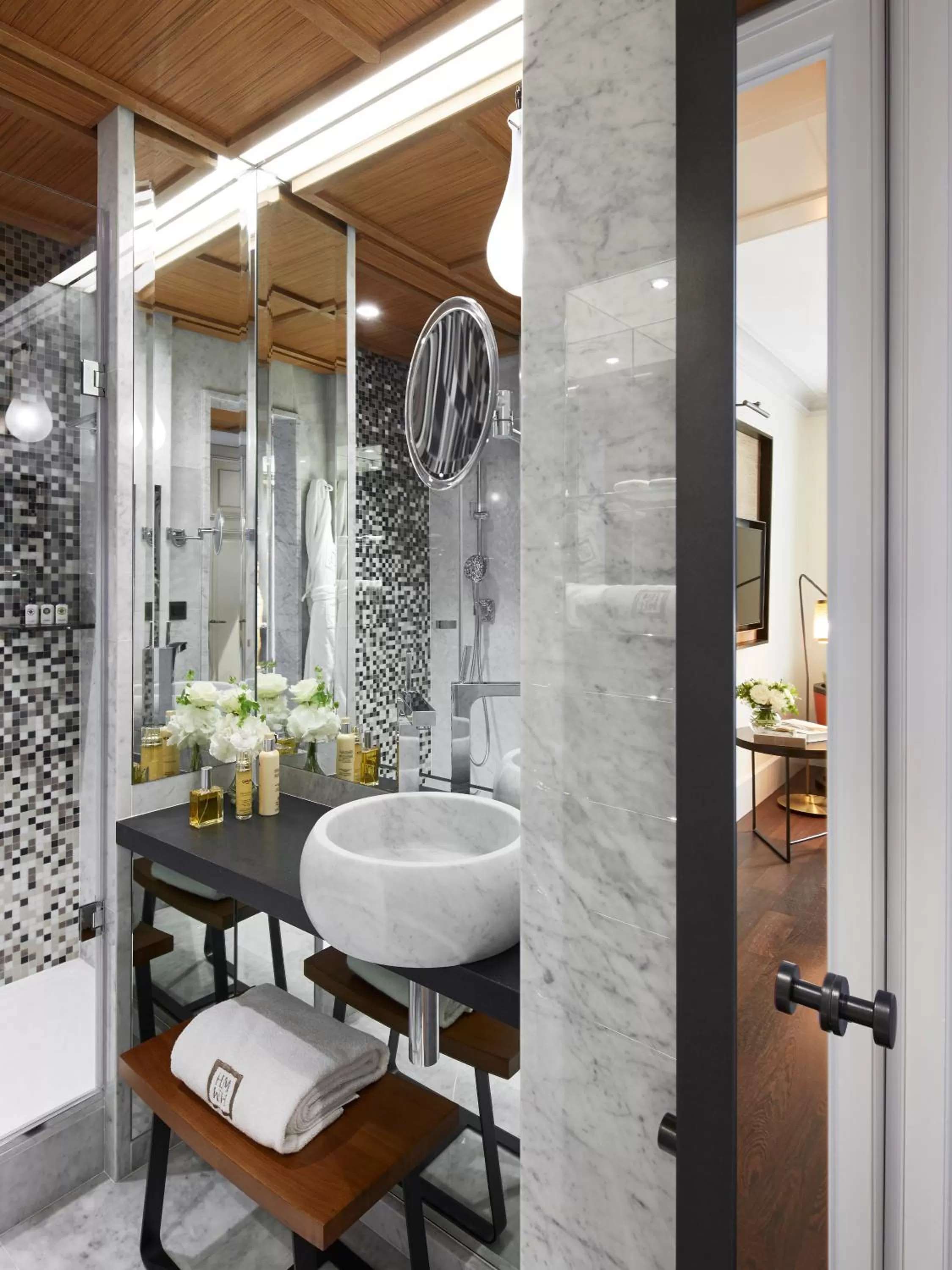 Bathroom in Hotel Montalembert