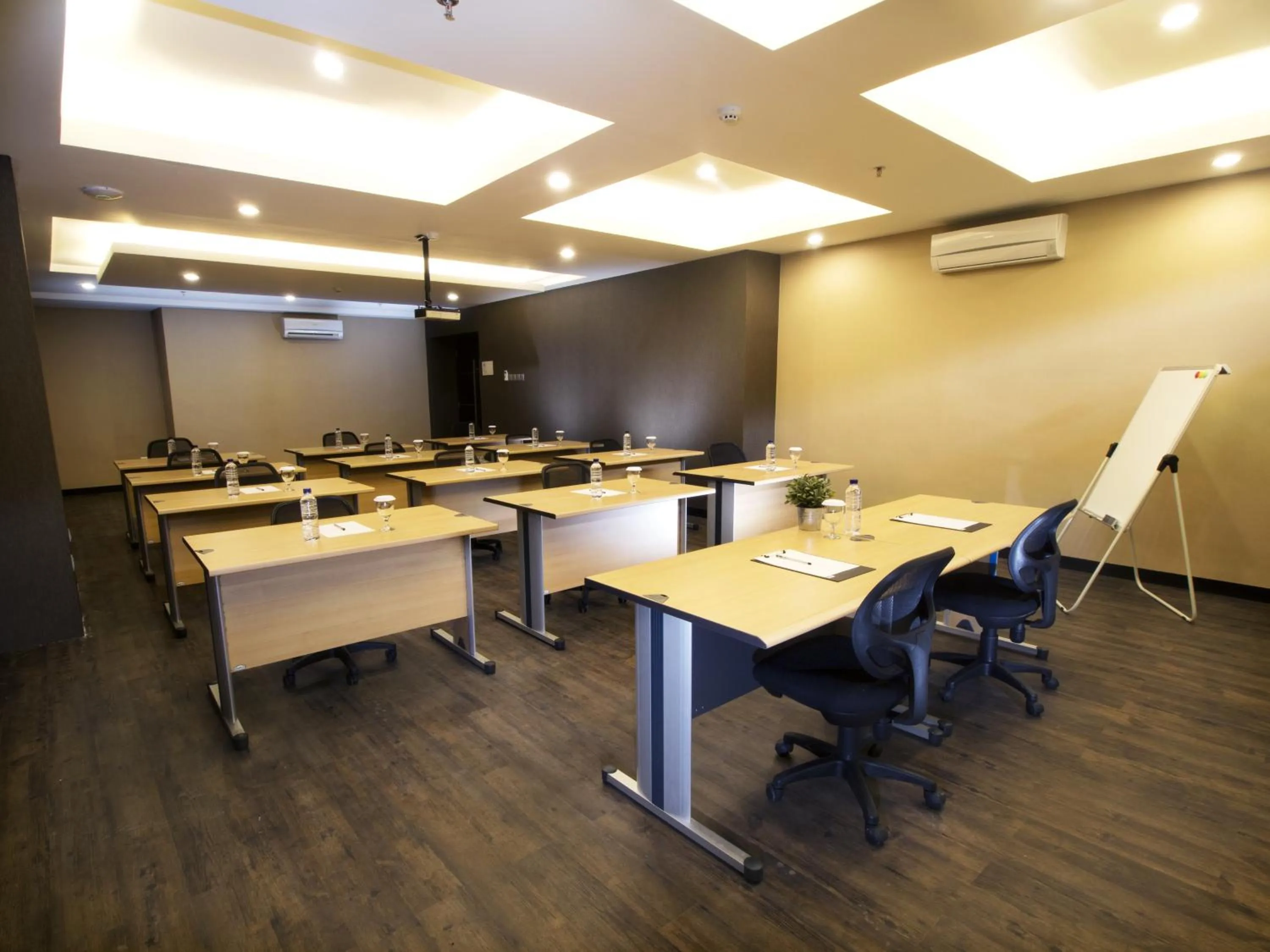 Business facilities in Kalya Hotel Bandung Dago