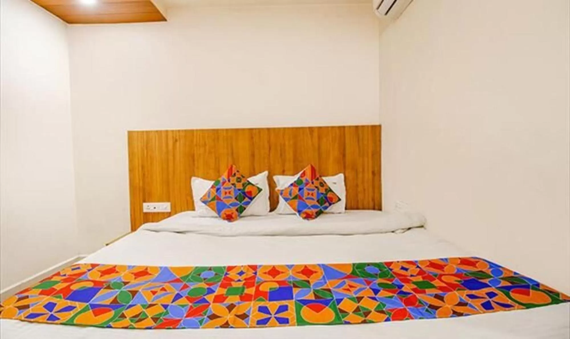 Bed in Via Sunshine Regency