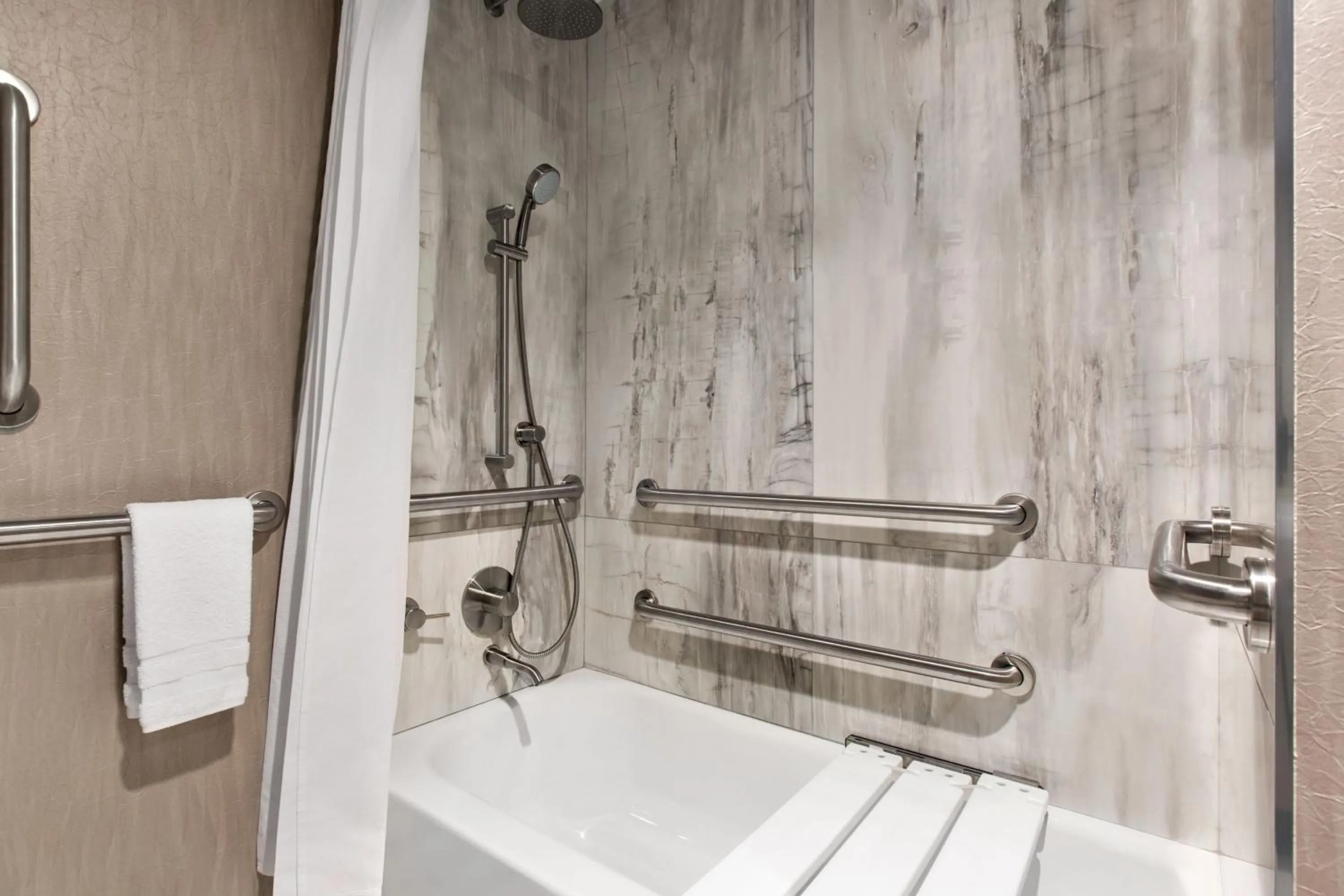 Photo of the whole room in Le Meridien New York, Fifth Avenue