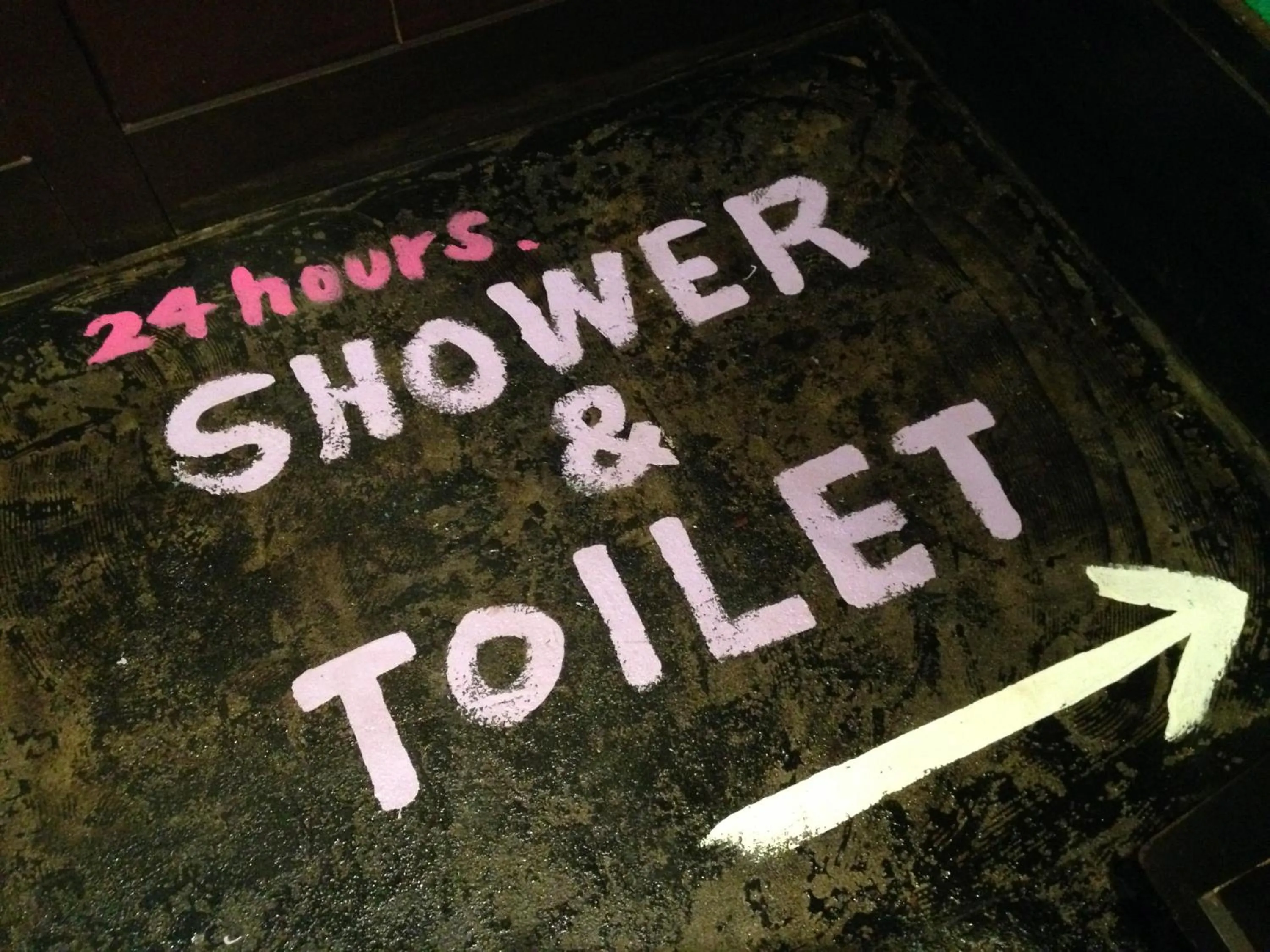 Logo/Certificate/Sign in Hostel Nakamura Kobe