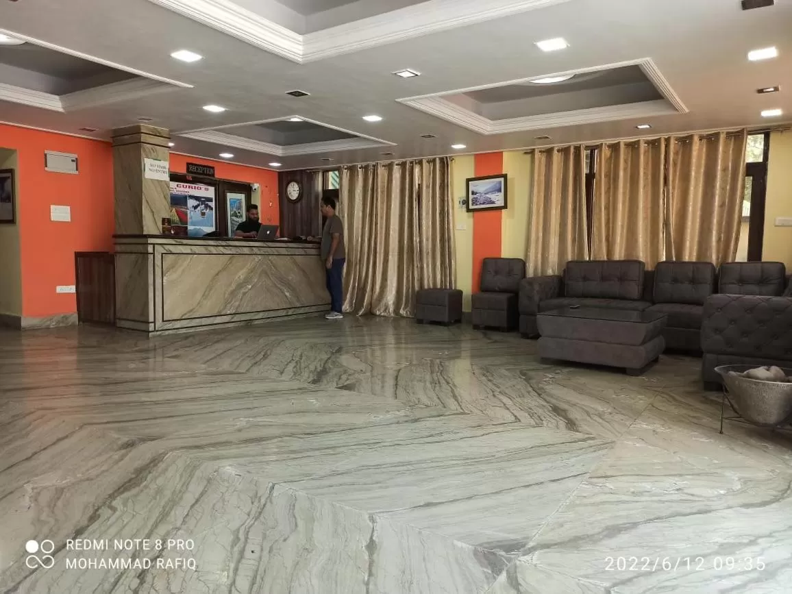 Lobby or reception in Hotel curio's All seasons