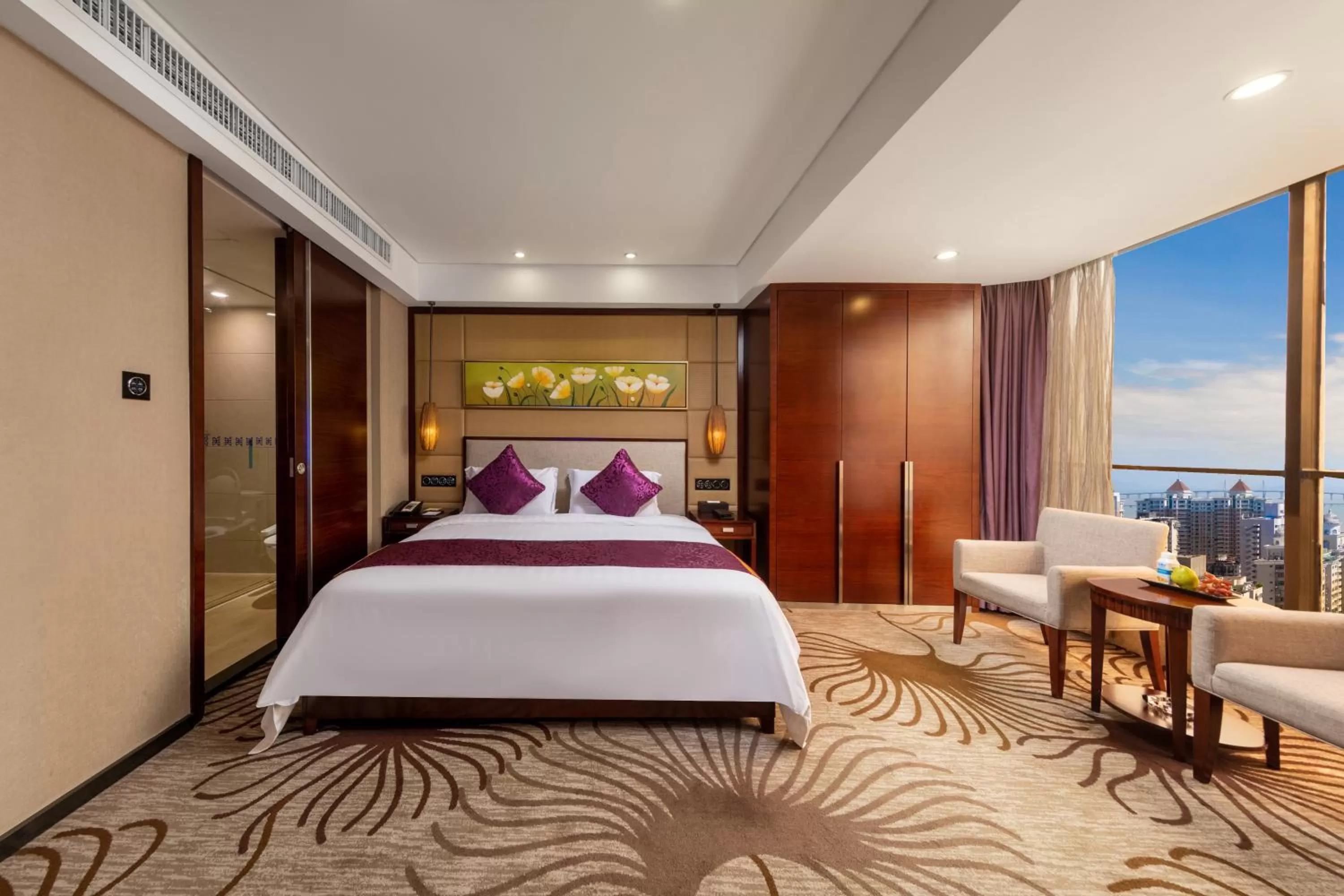 Bed in Guangdong Hotel (Zhuhai)
