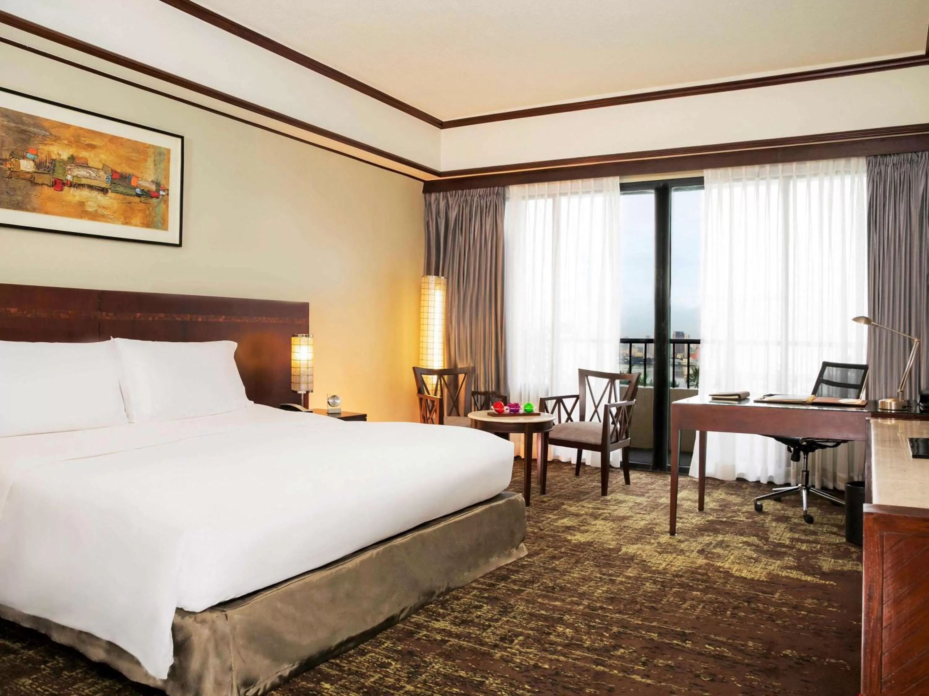 Luxury King Room with Bay View in Sofitel Philippine Plaza Manila