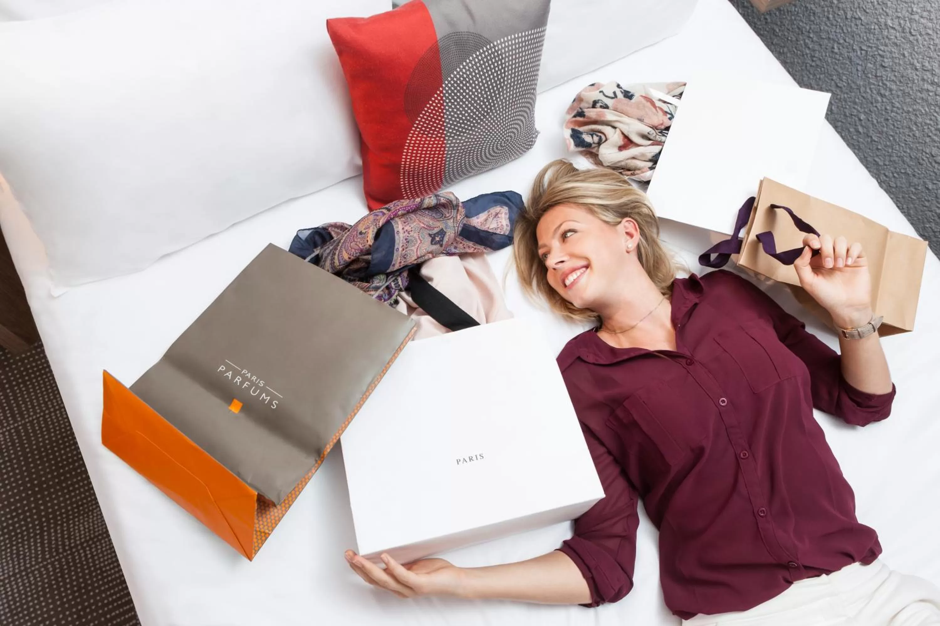 Bed in Novotel Paris La Defense Esplanade