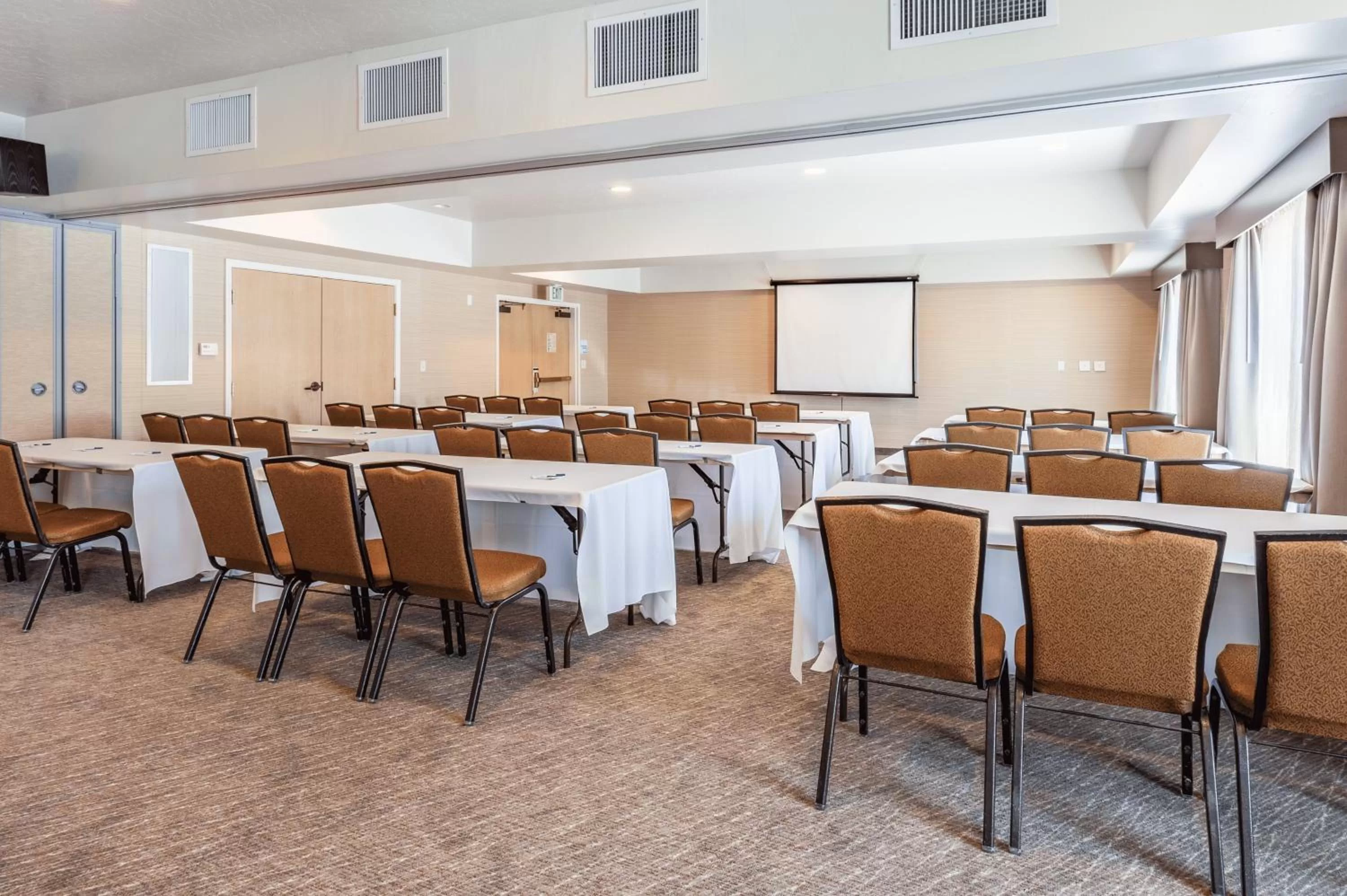 Meeting/conference room in Holiday Inn Express Hotel & Suites San Jose-Morgan Hill by IHG