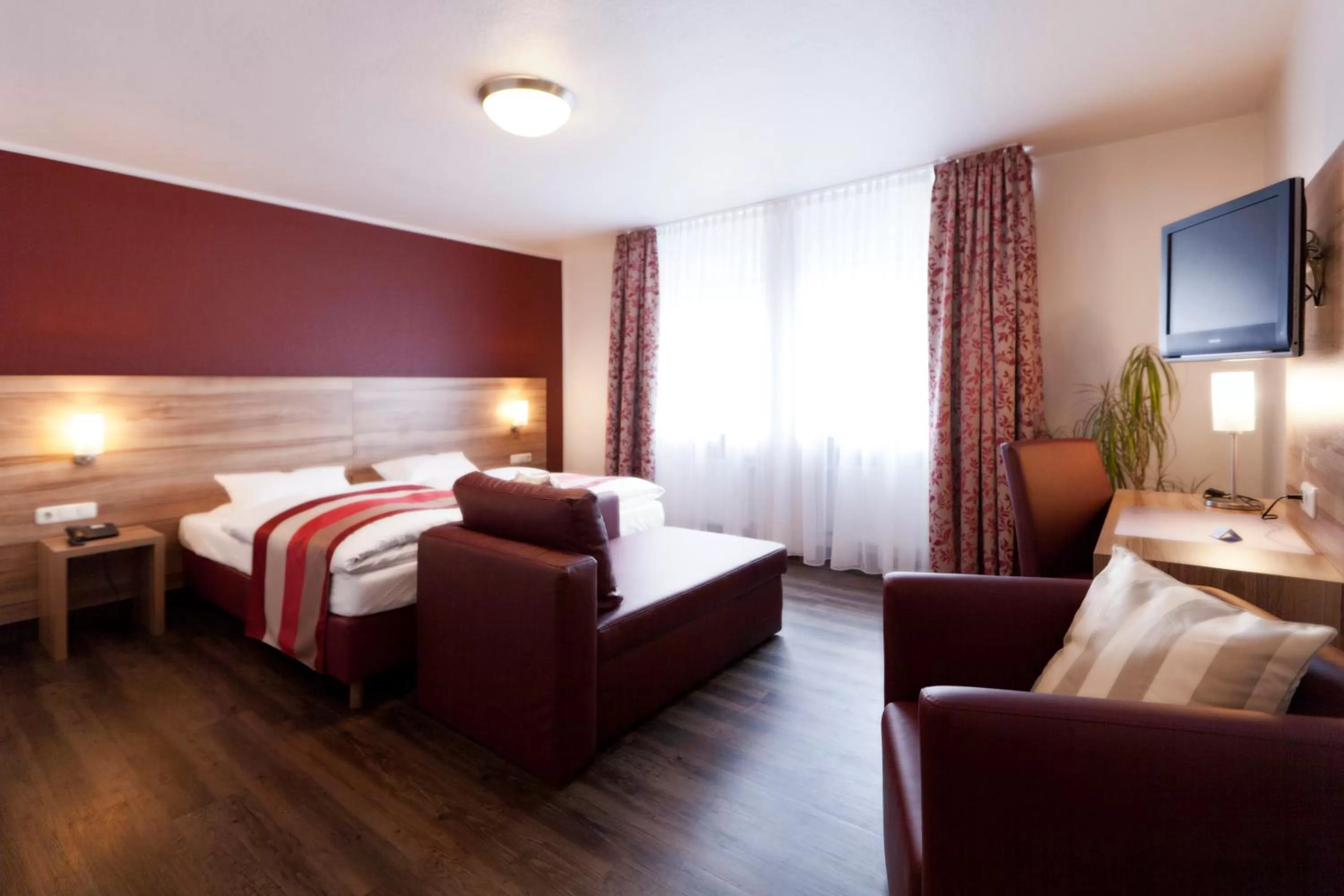 Photo of the whole room in Adolphs Hotel