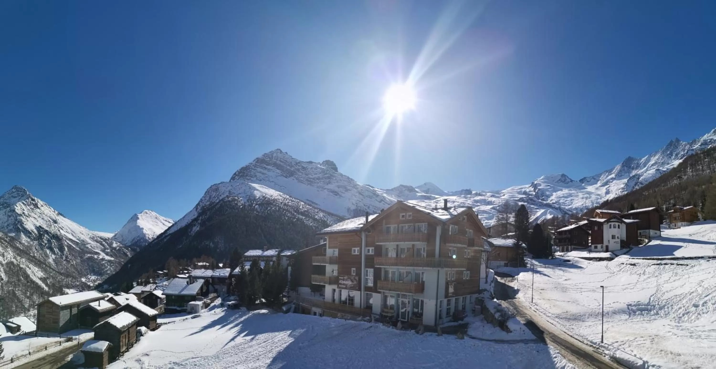 Facade/entrance, Winter in Hotel Alpenperle