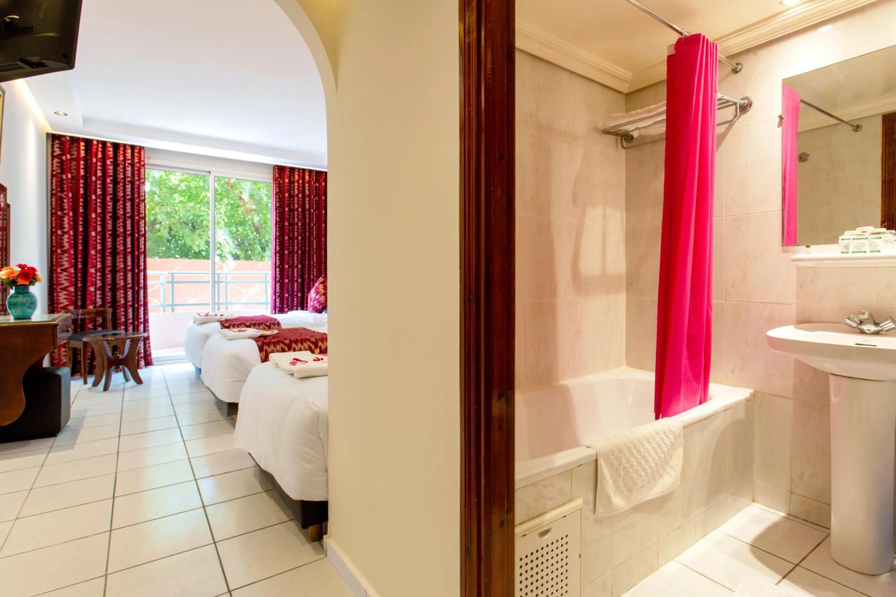 Garden view in Hotel Akabar