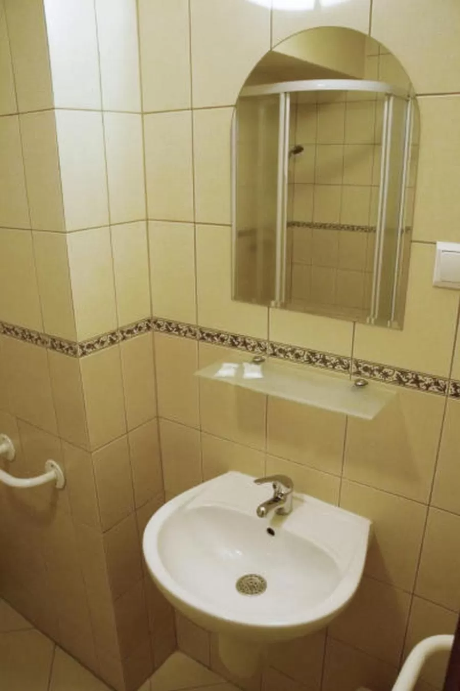 Shower in Hotel Iskra