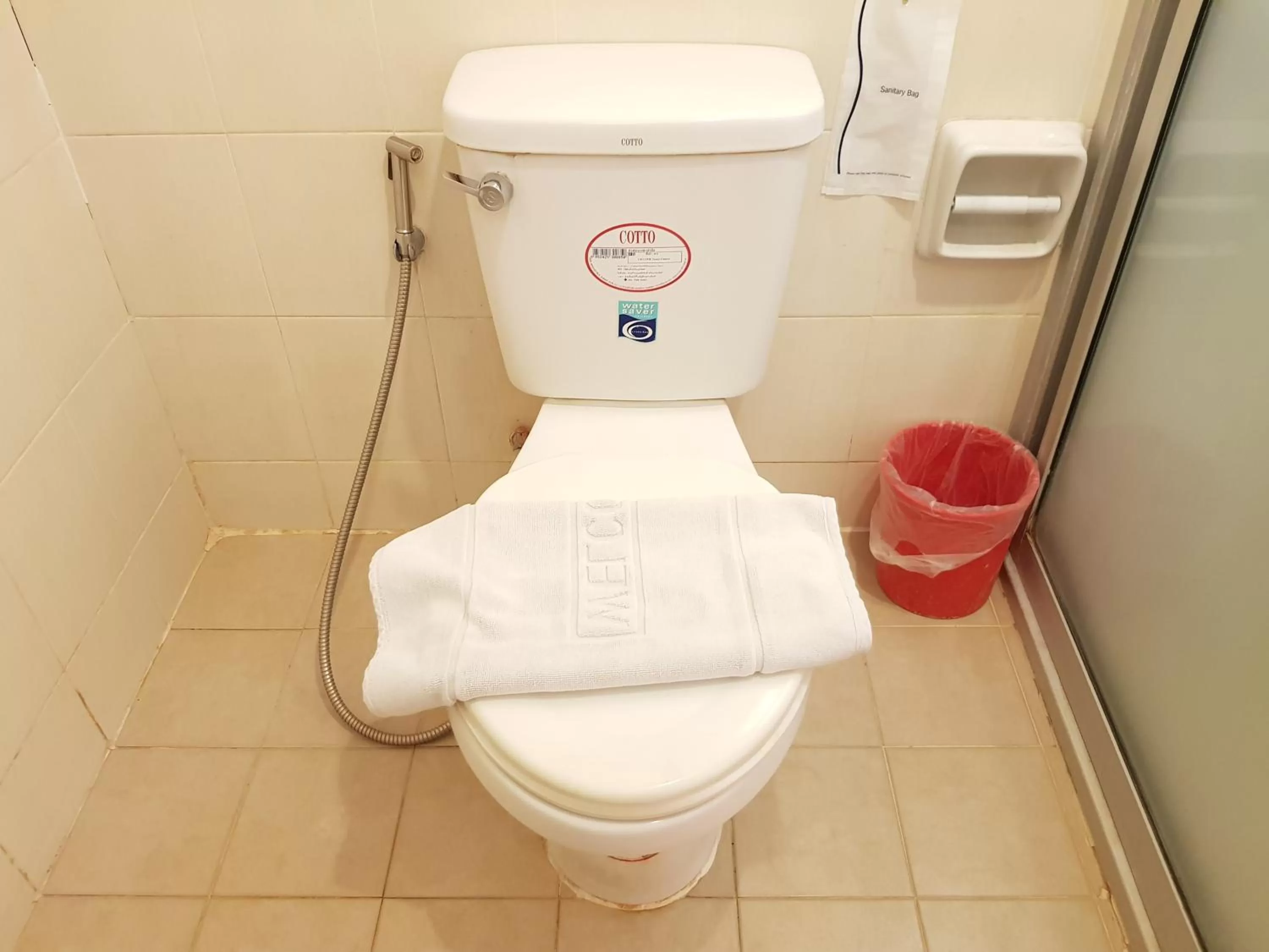 Bathroom in Pangviman Place Resotel SHA Plus