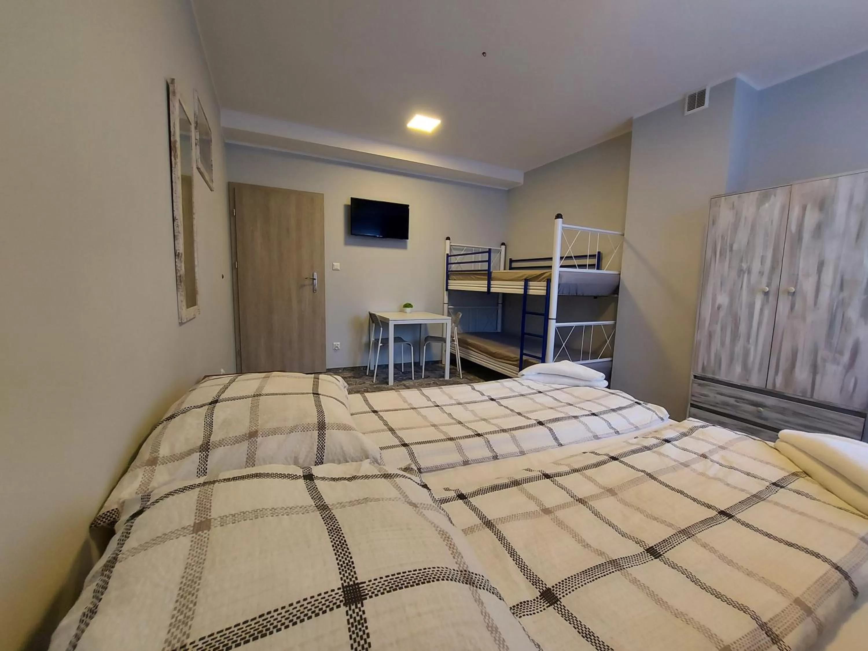 Photo of the whole room, Bed in Kamienica1924