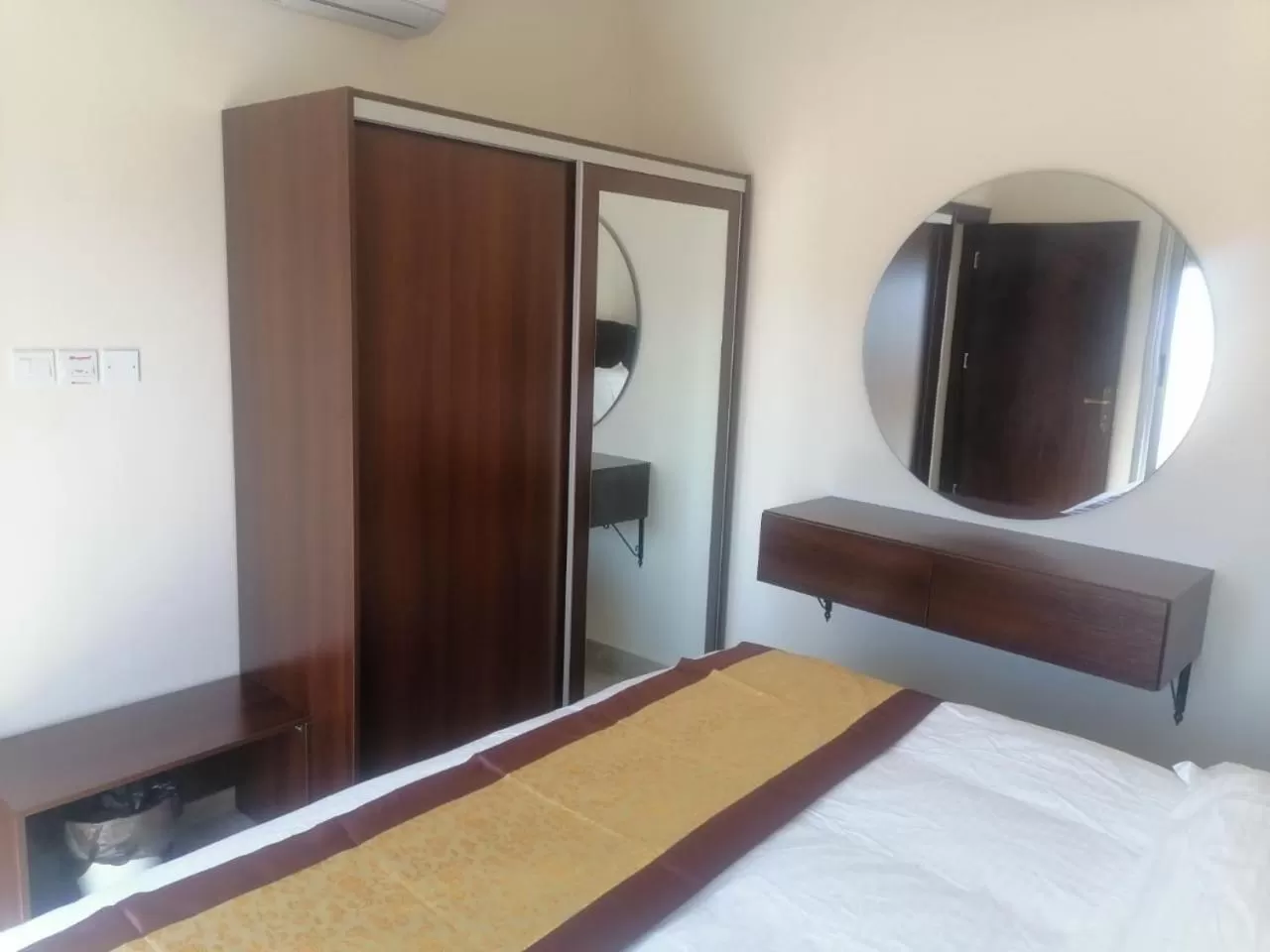 Photo of the whole room, TV/Entertainment Center in Al-Ahlam Hotel Apartments