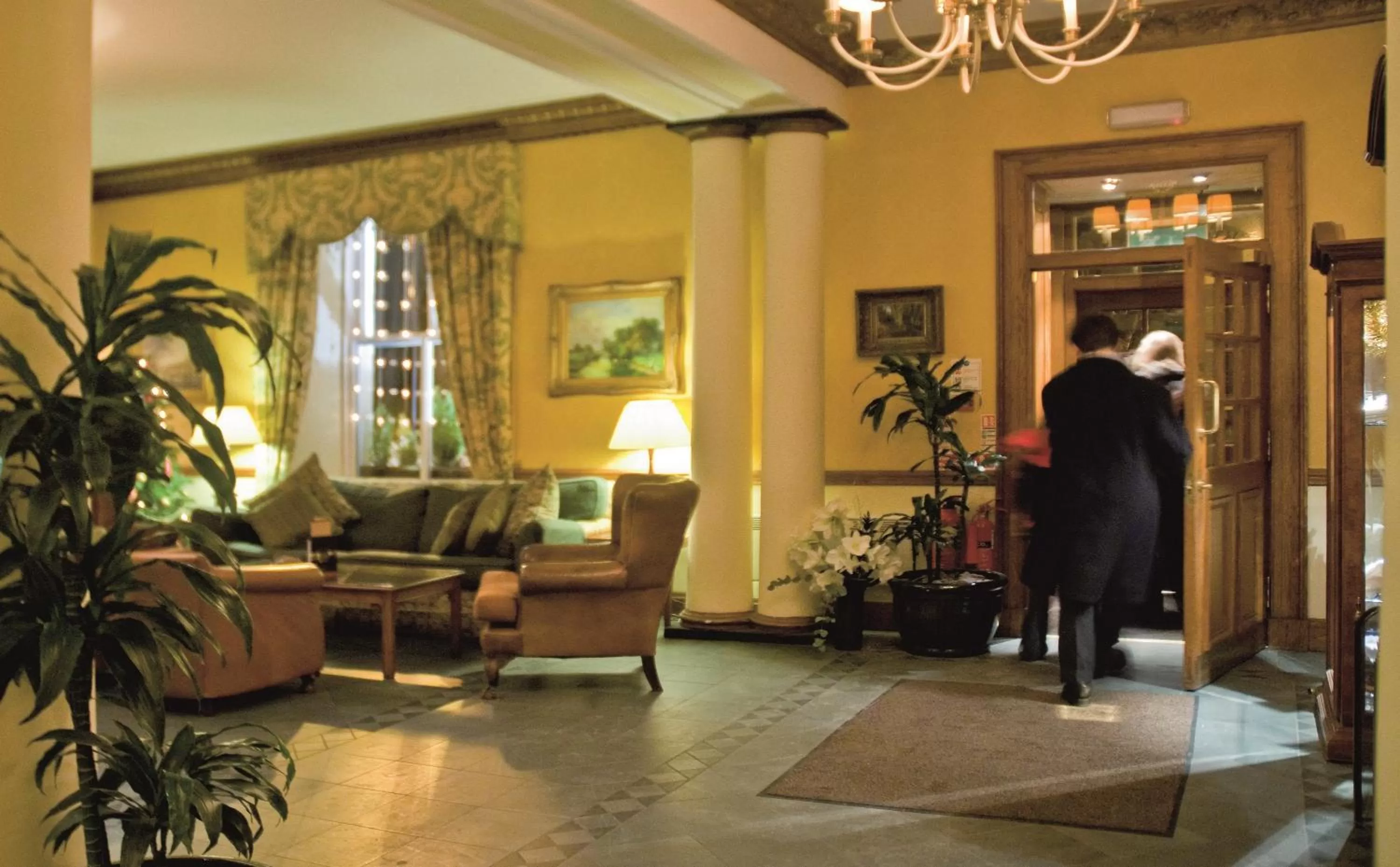 Lobby or reception in Macdonald Crutherland House