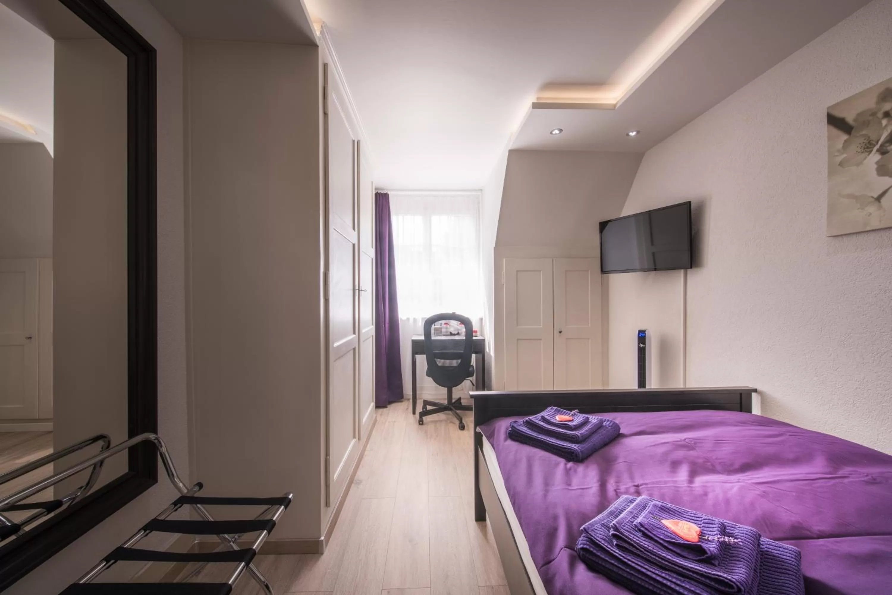 Photo of the whole room, Bed in Max Aviation Villa & Apartments