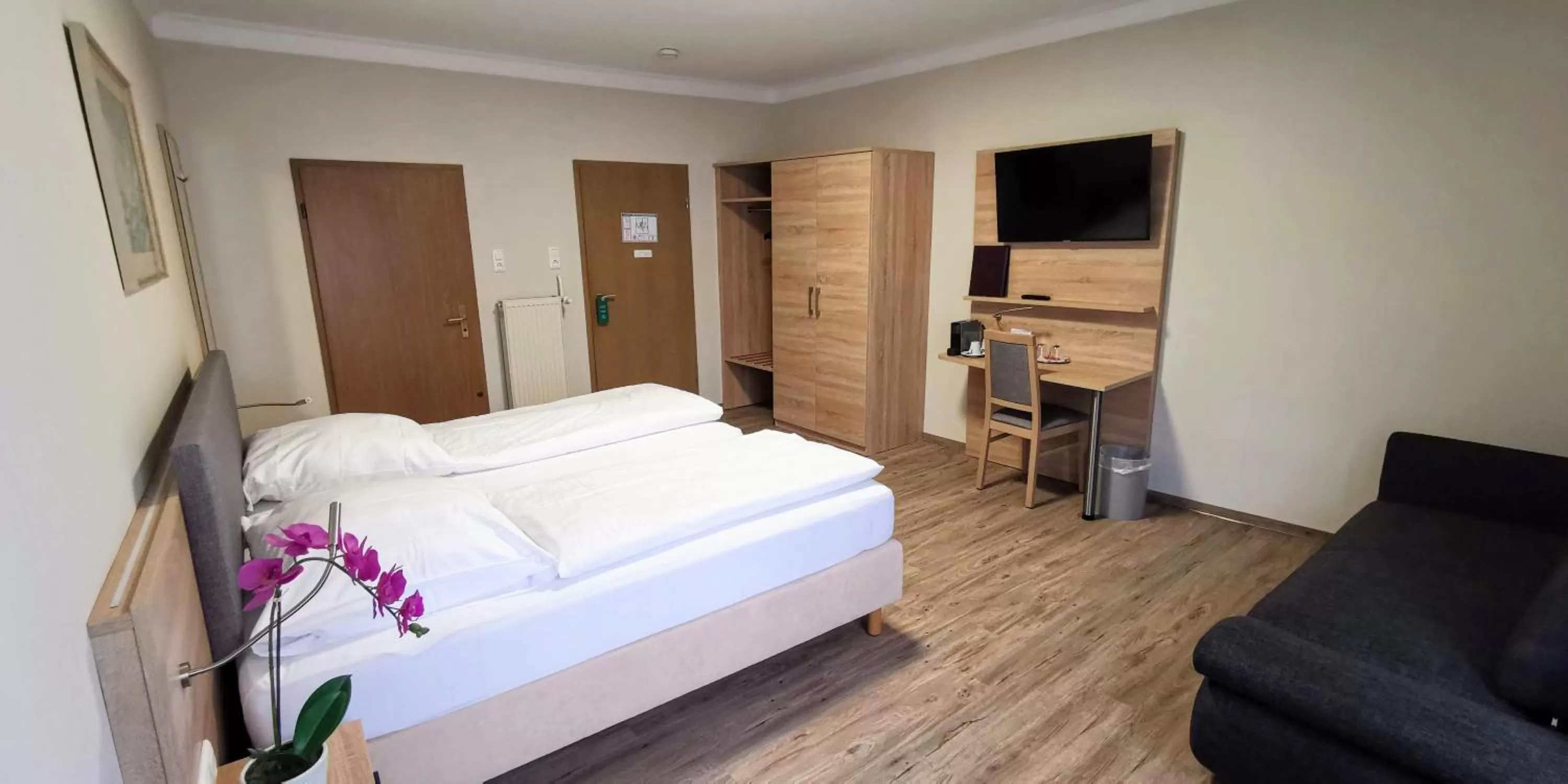 Photo of the whole room, Bed in Zum Winzermännle