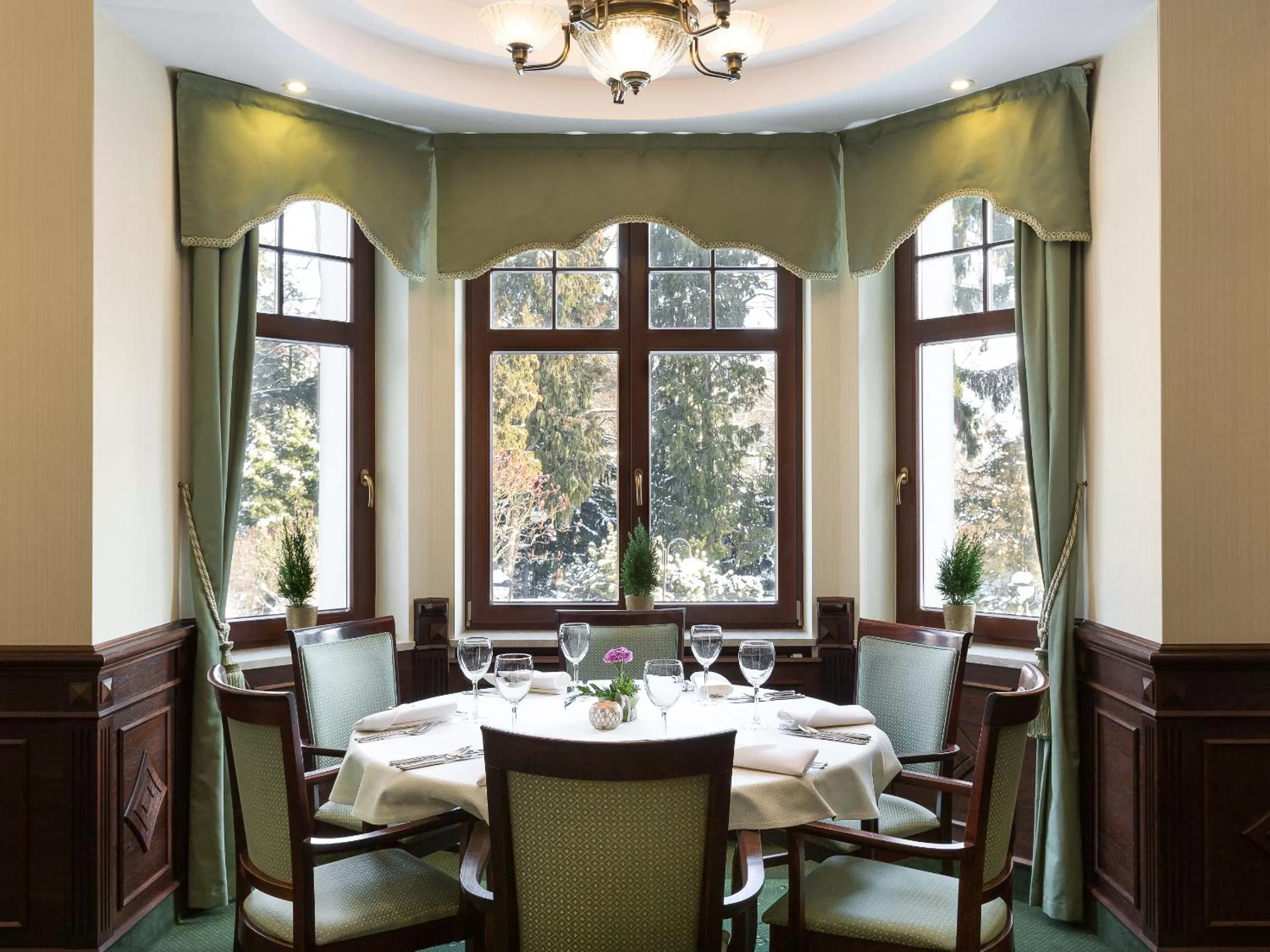 Restaurant/places to eat in Bukowy Park Hotel Medical SPA