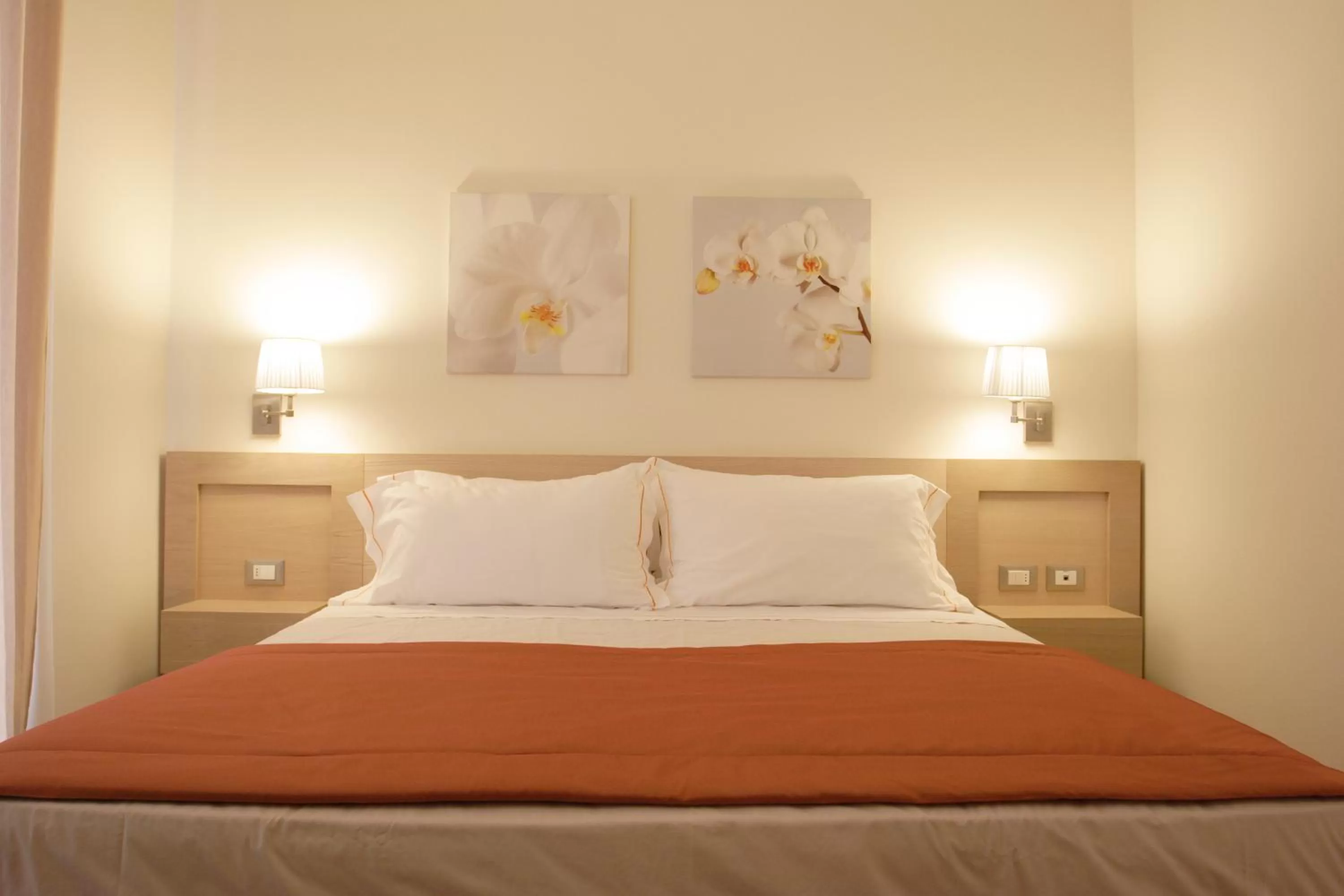 Bed in Le Rose Spa Hotel