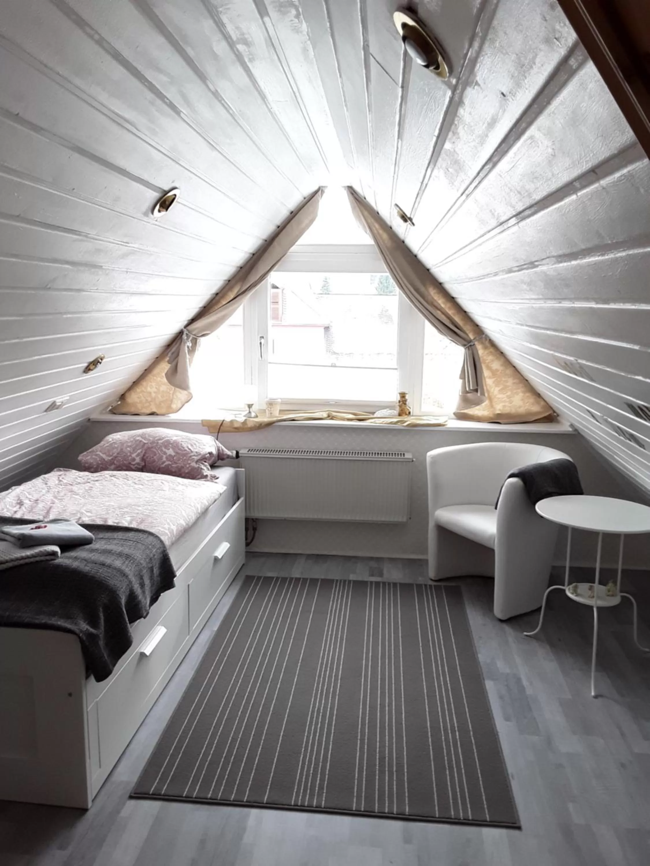 Bed in Villa Jani b&b