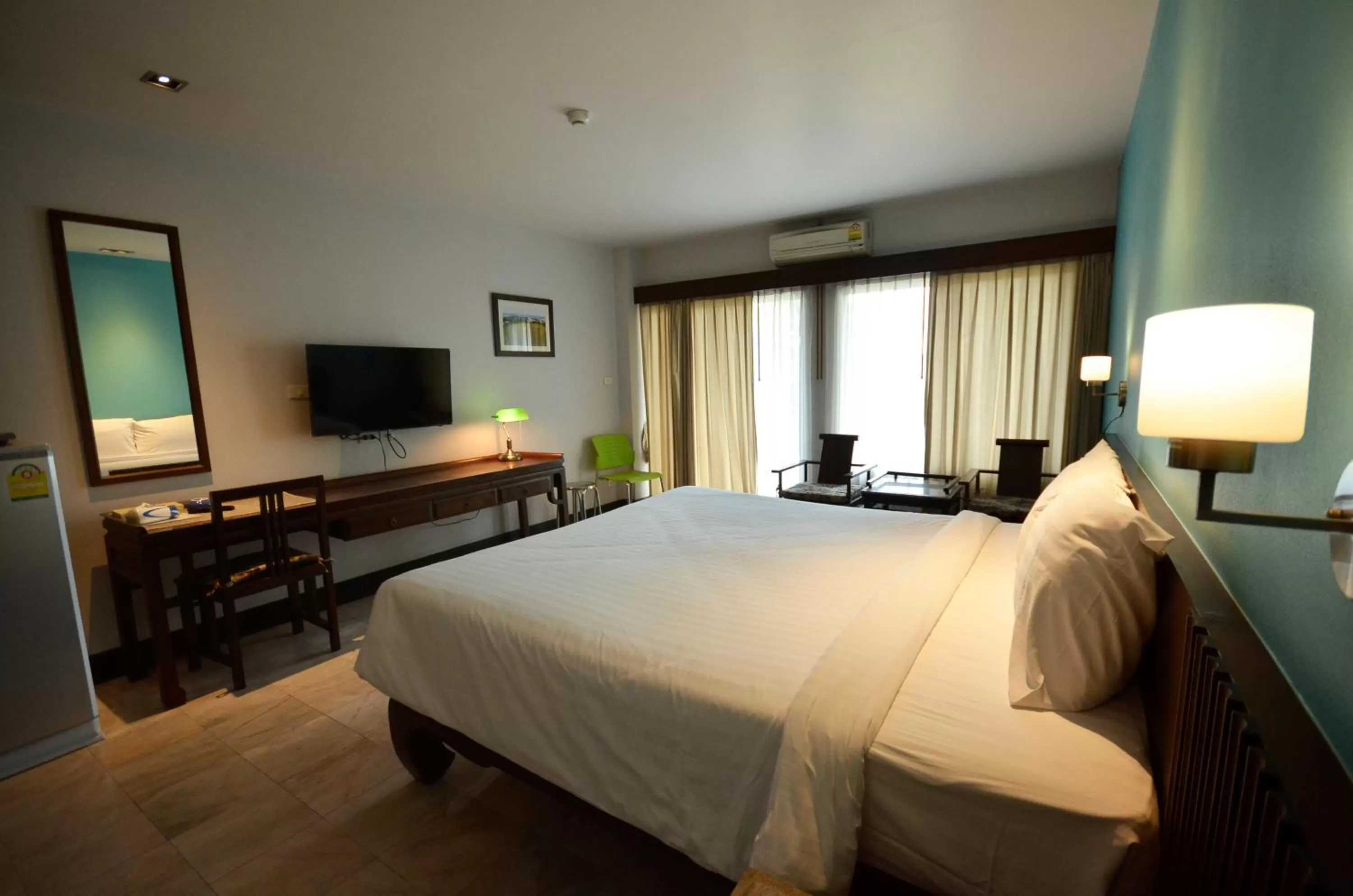 Photo of the whole room, Bed in Sakorn Residence and Hotel