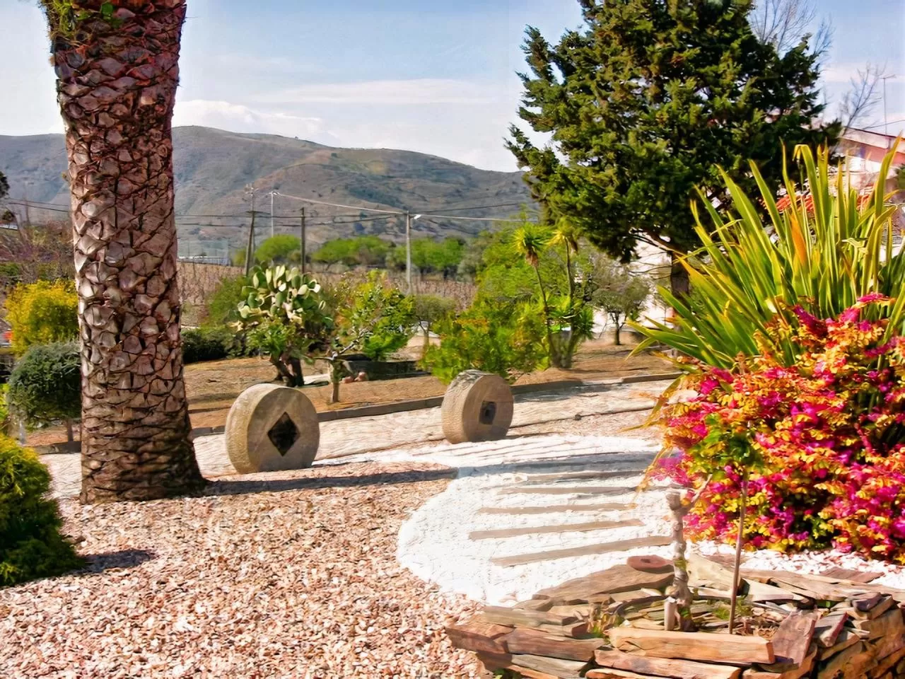 Garden in A Flor da Rosa