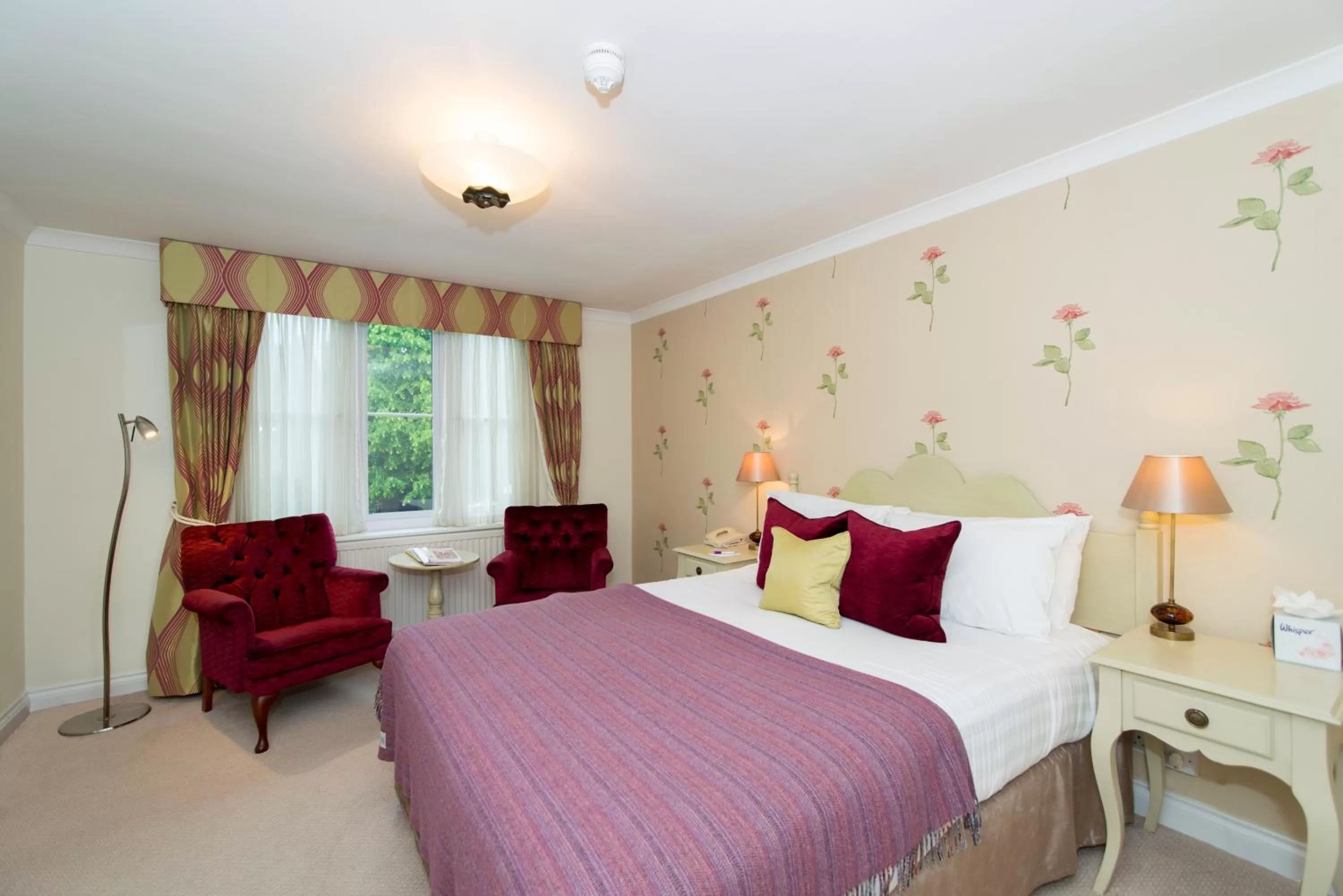 Photo of the whole room, Bed in Three Ways House Hotel