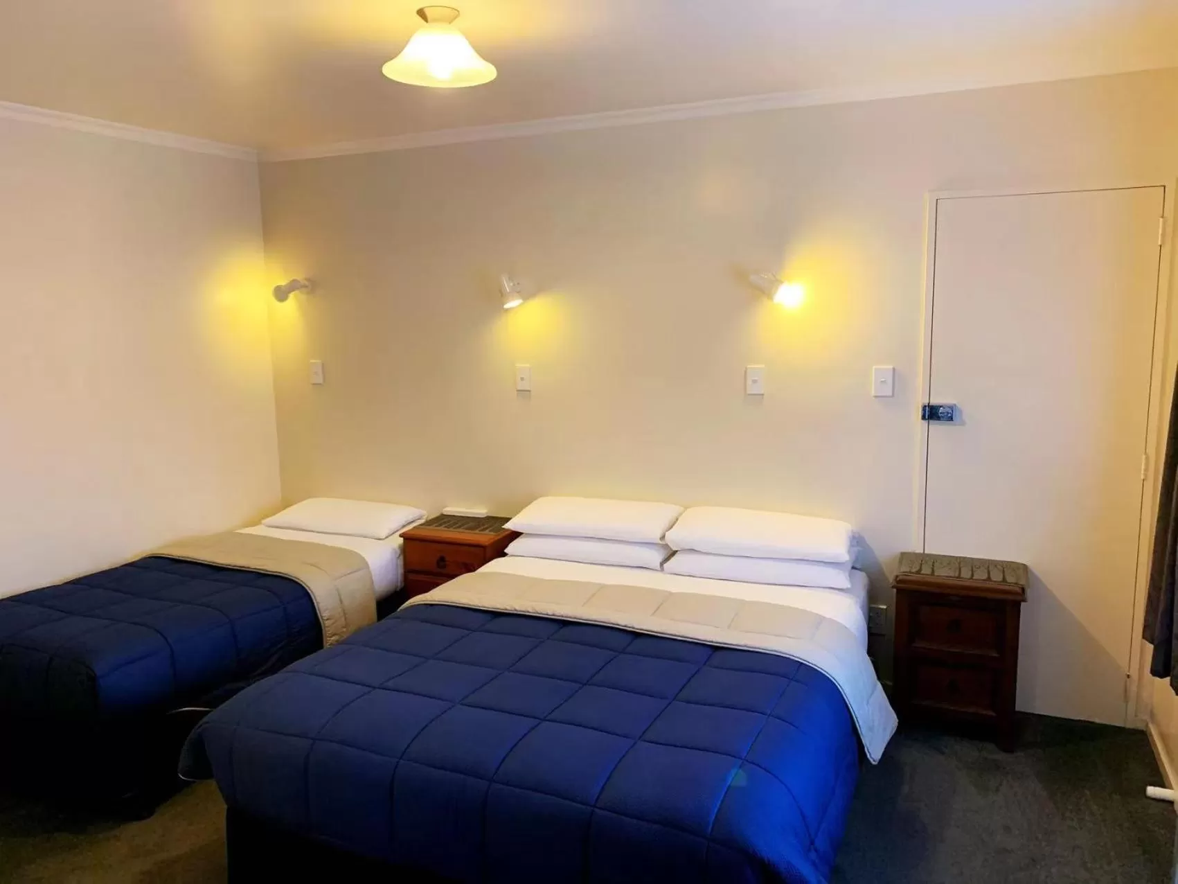 Bed in Amber Court Motel