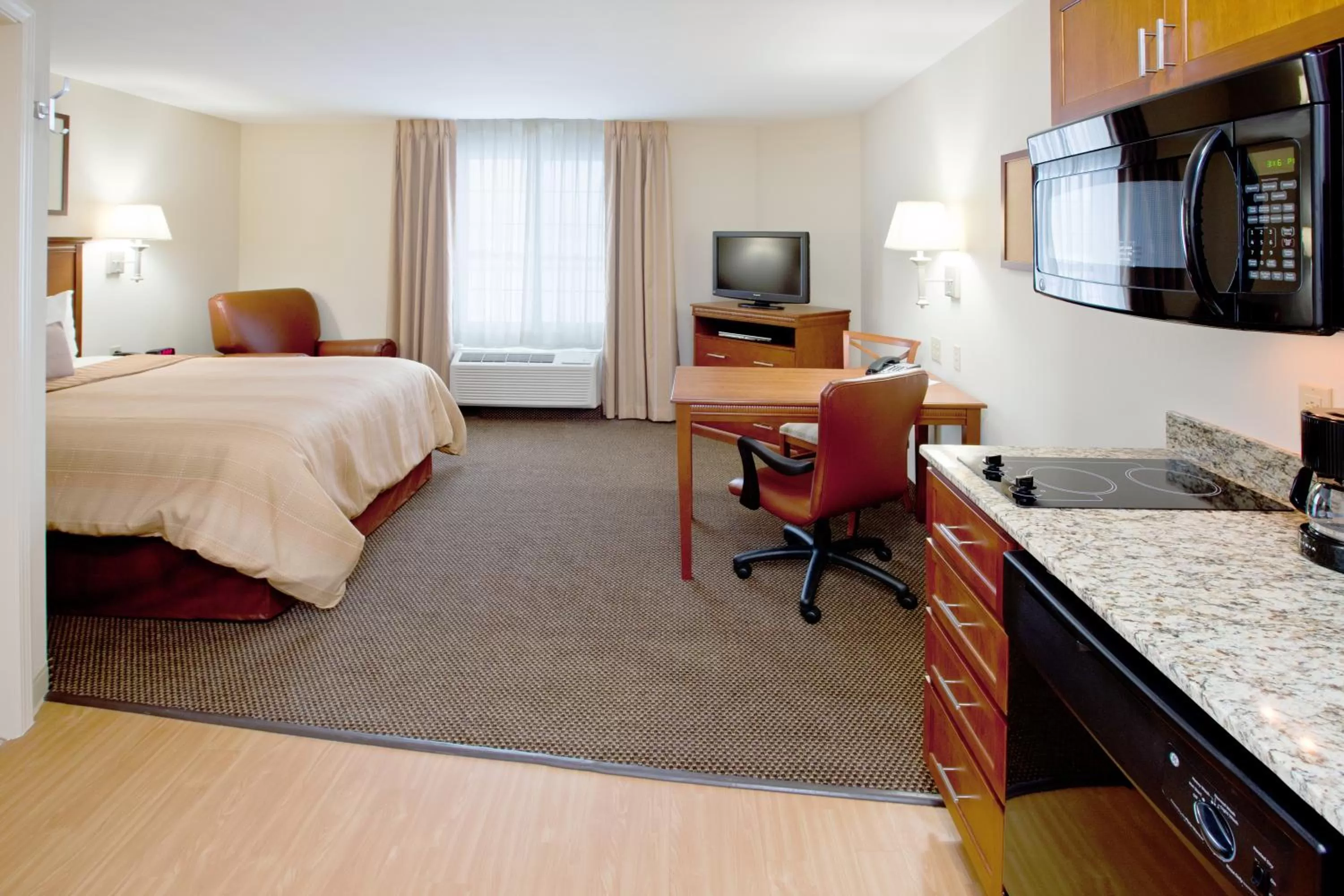 TV and multimedia, Bed in Candlewood Suites Radcliff - Fort Knox by IHG