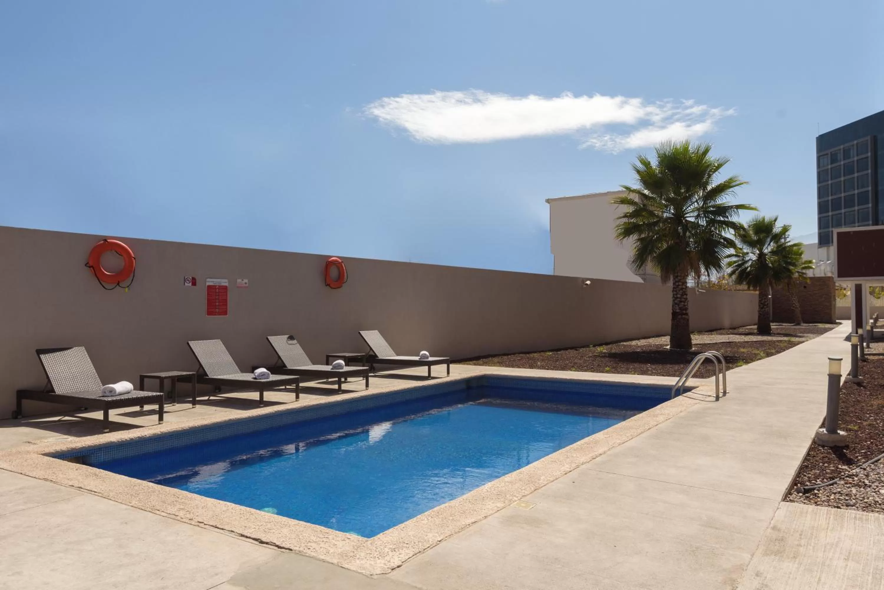 Pool view in Extended Suites Coatzacoalcos Forum