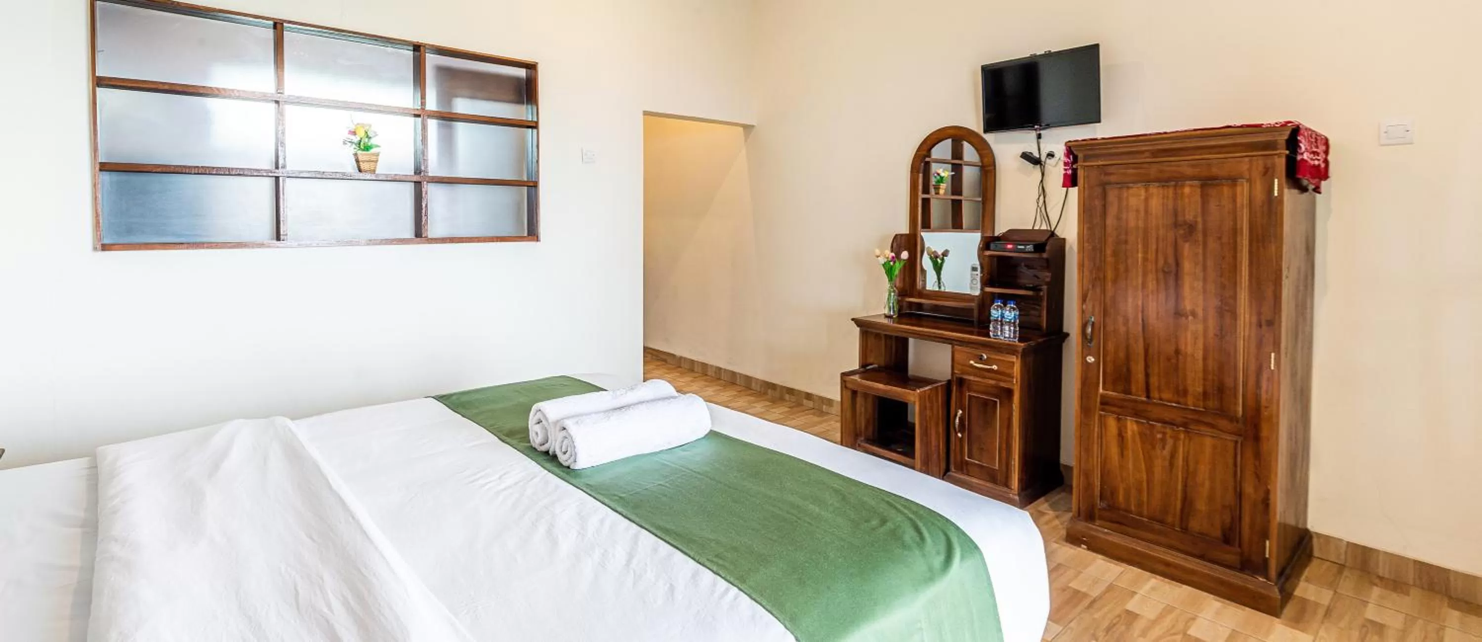 Property building, Bed in D' Artha Cottage