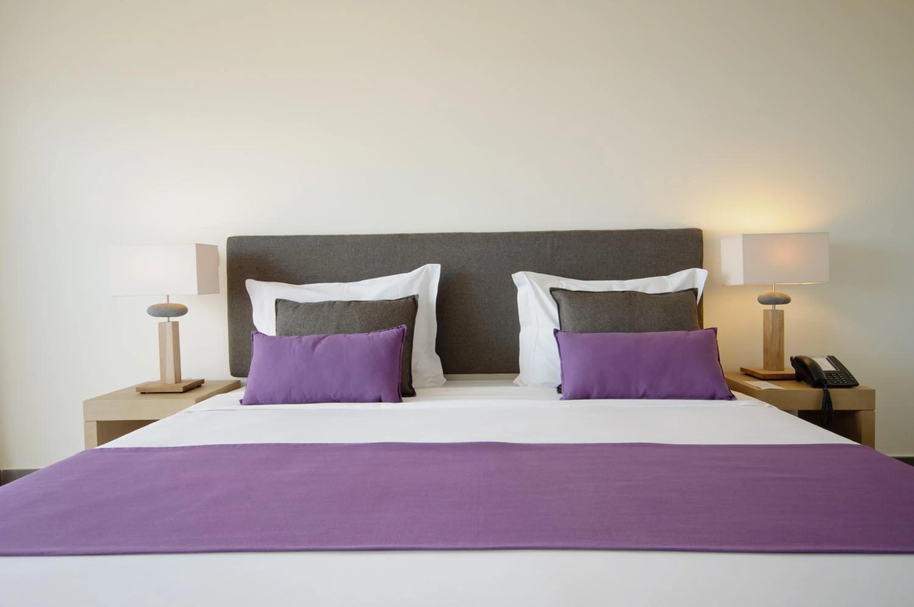 Bed in Oasis Salinas Sea