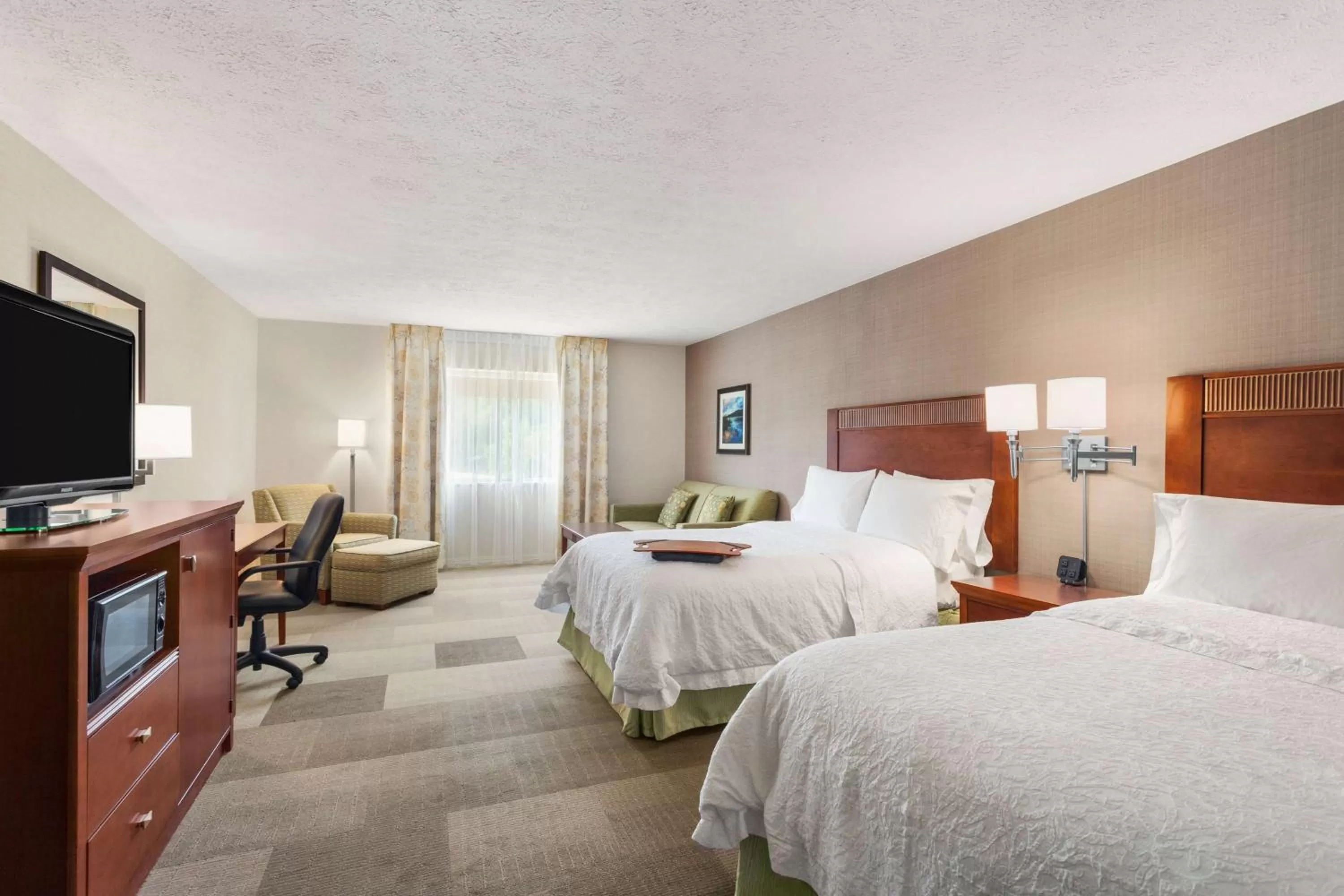 Family Suite in Hampton Inn Burlington - Colchester
