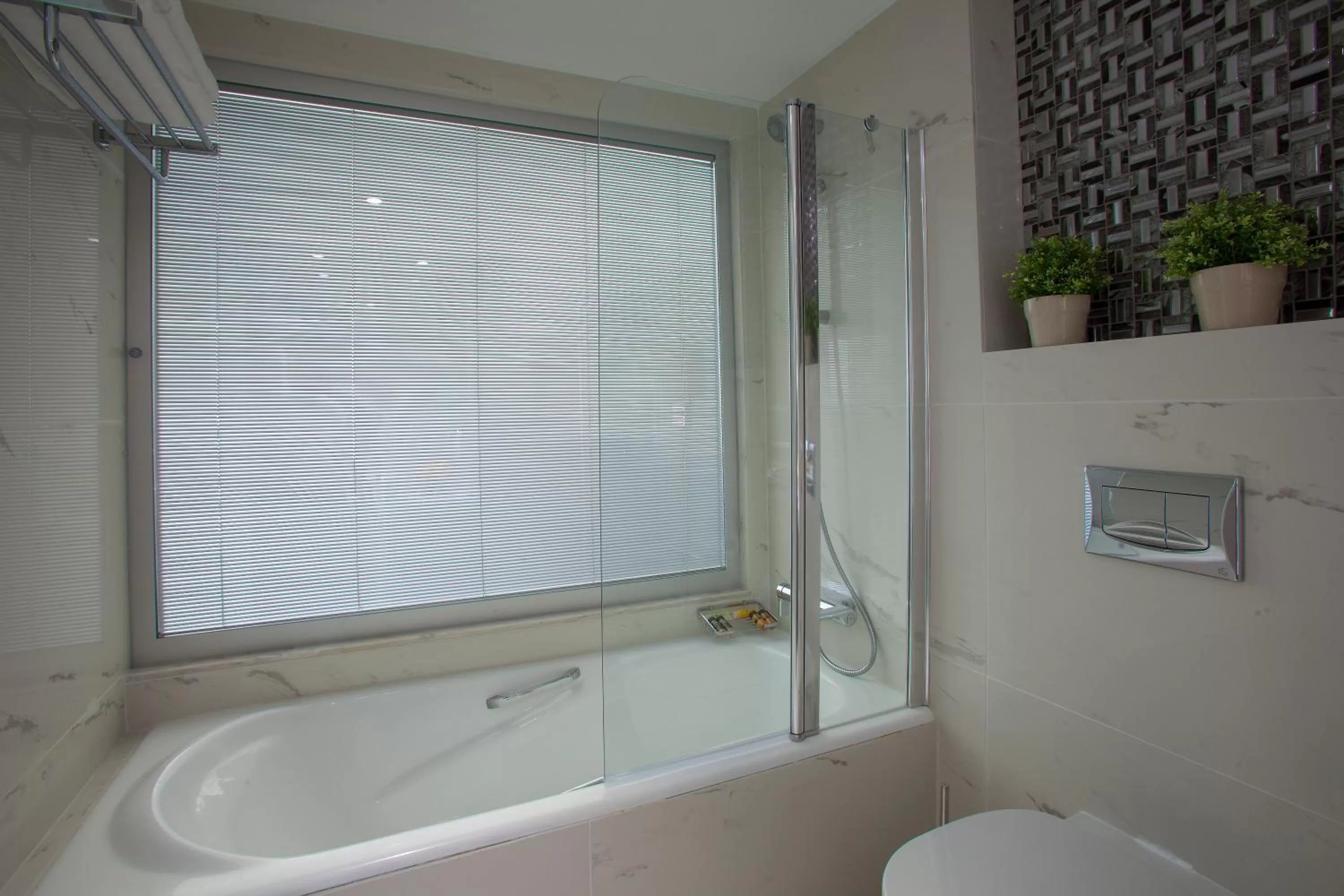 Toilet in King Evelthon Beach Hotel & Resort