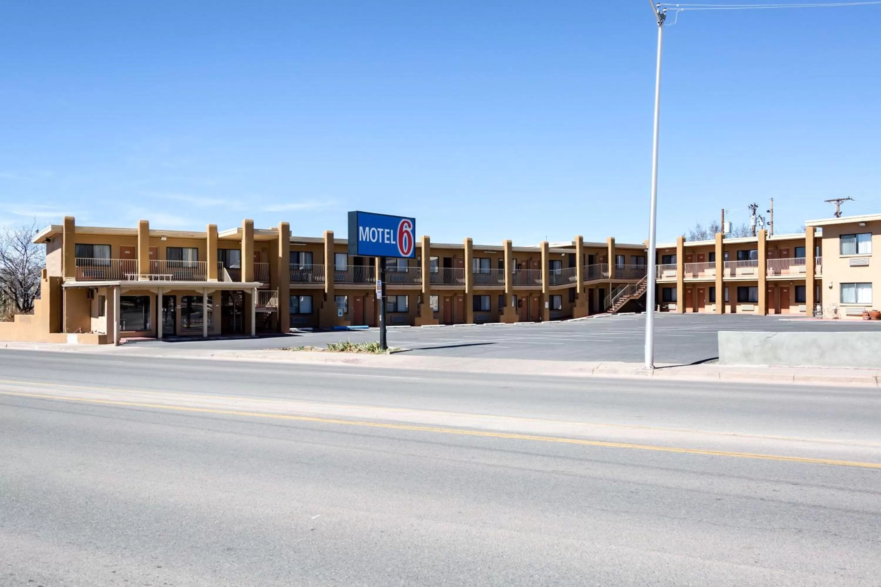 Property building in Motel 6-Santa Fe, NM - Downtown