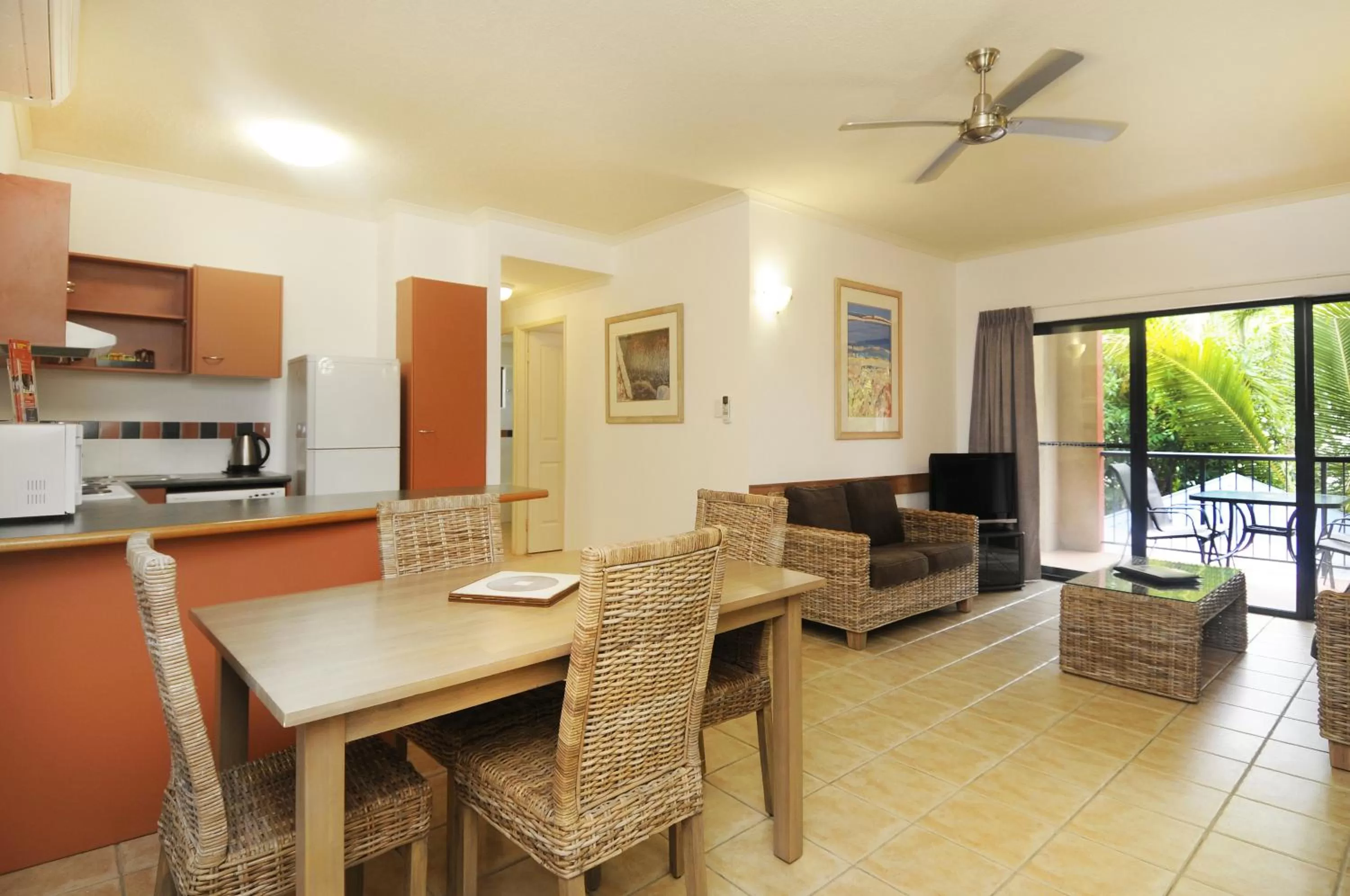 Kitchen or kitchenette in Nautilus Holiday Apartments